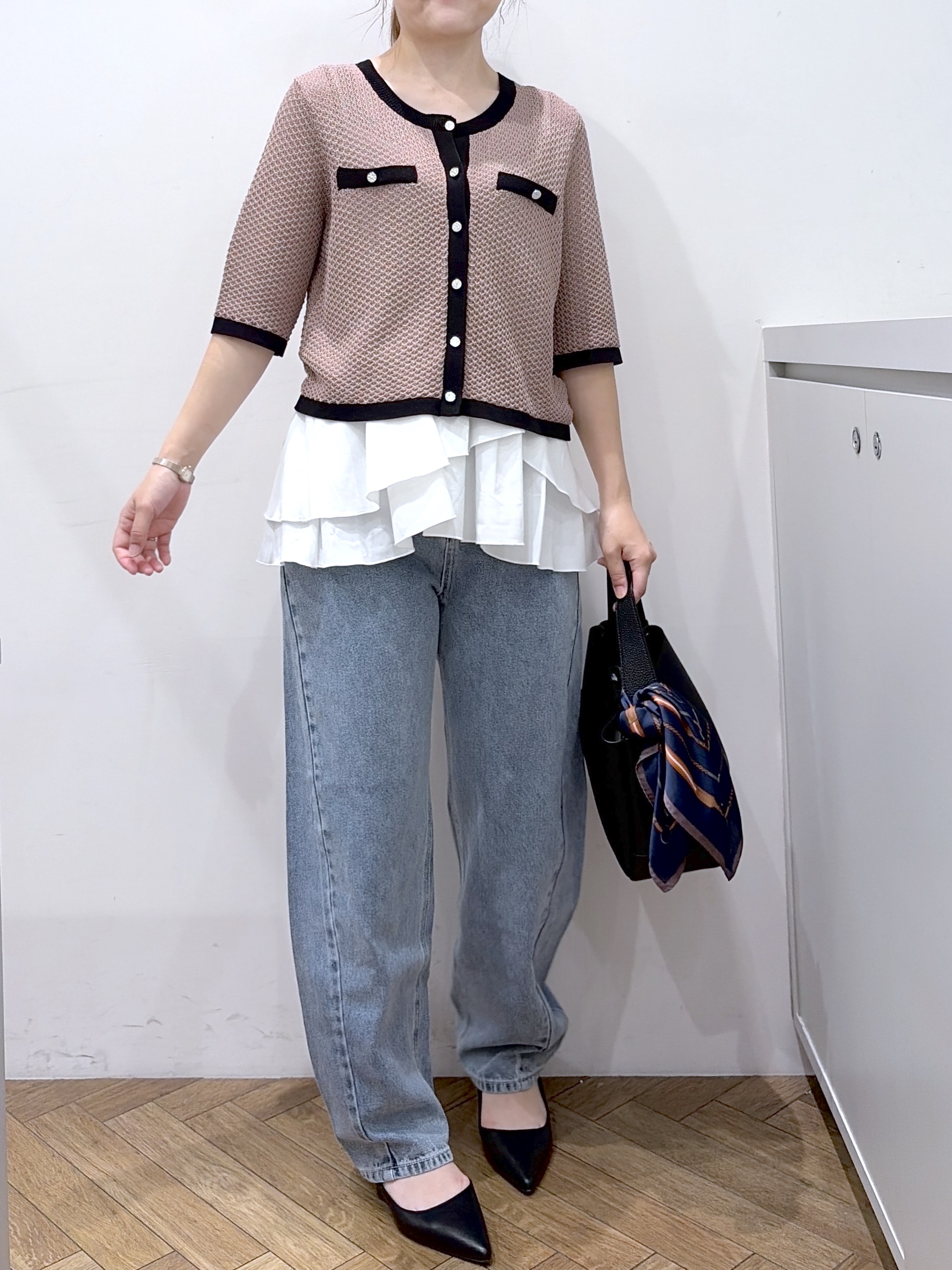 Junさんの「index｜【抗ピリング】柄編みニットカーディガン&times;ペプラムキャミセット《洗濯機OK》」を使ったコーディネート