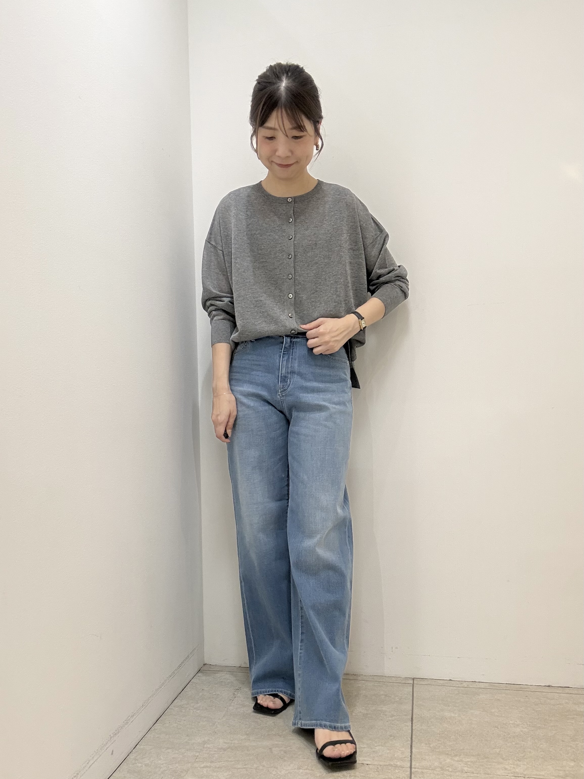 かなえさんの「UNTITLED｜【アンサンブル可/秋羽織り/シアー】前後2WAYカーディガン」を使ったコーディネート