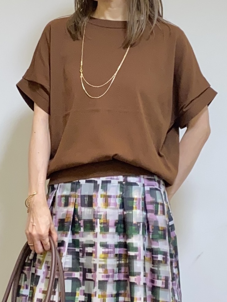 tomoさんの「UNTITLED｜【肌に張りつきにくい/前後2WAY】ドライタッチコットンプルオーバー」を使ったコーディネート