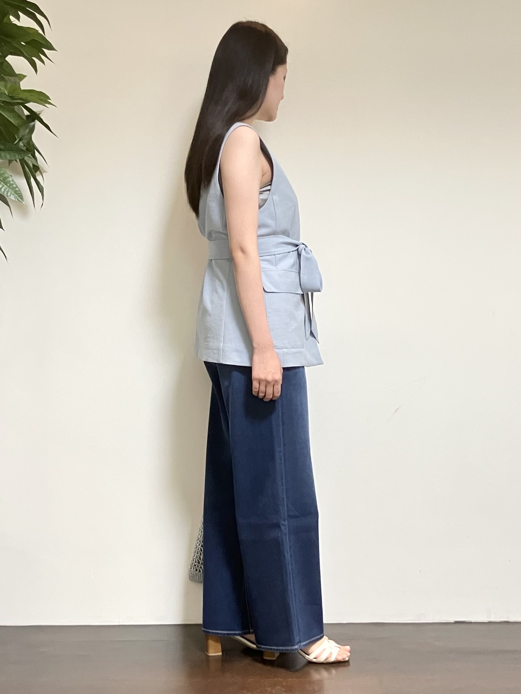 カレンさんの「UNTITLED｜【セットアップ可/UV/接触冷感】スラブキーネックジレ」を使ったコーディネート