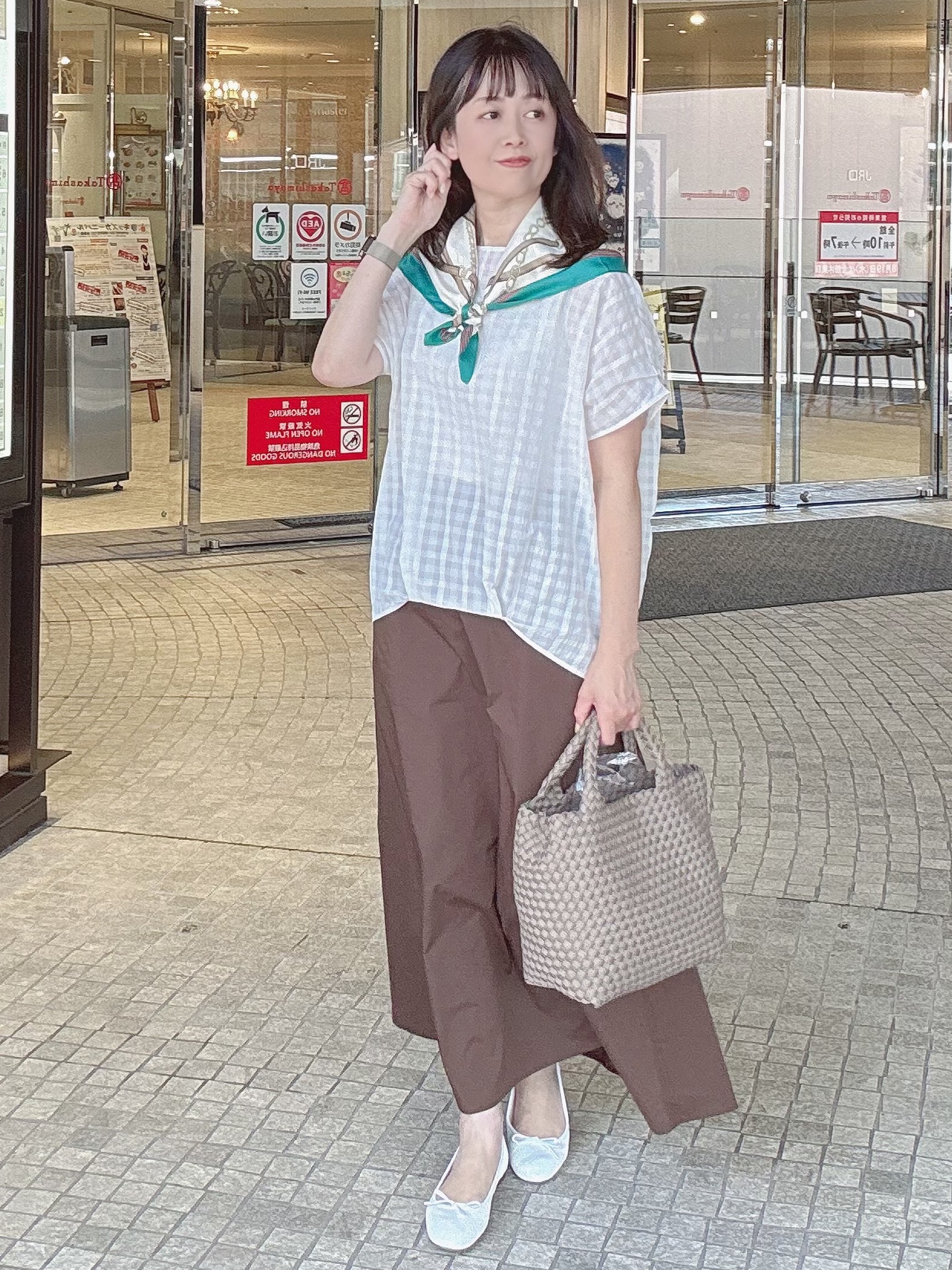 makiさんの「UNTITLED｜【秋めきシャツ/体型カバー】シアーチェックブラウス」を使ったコーディネート