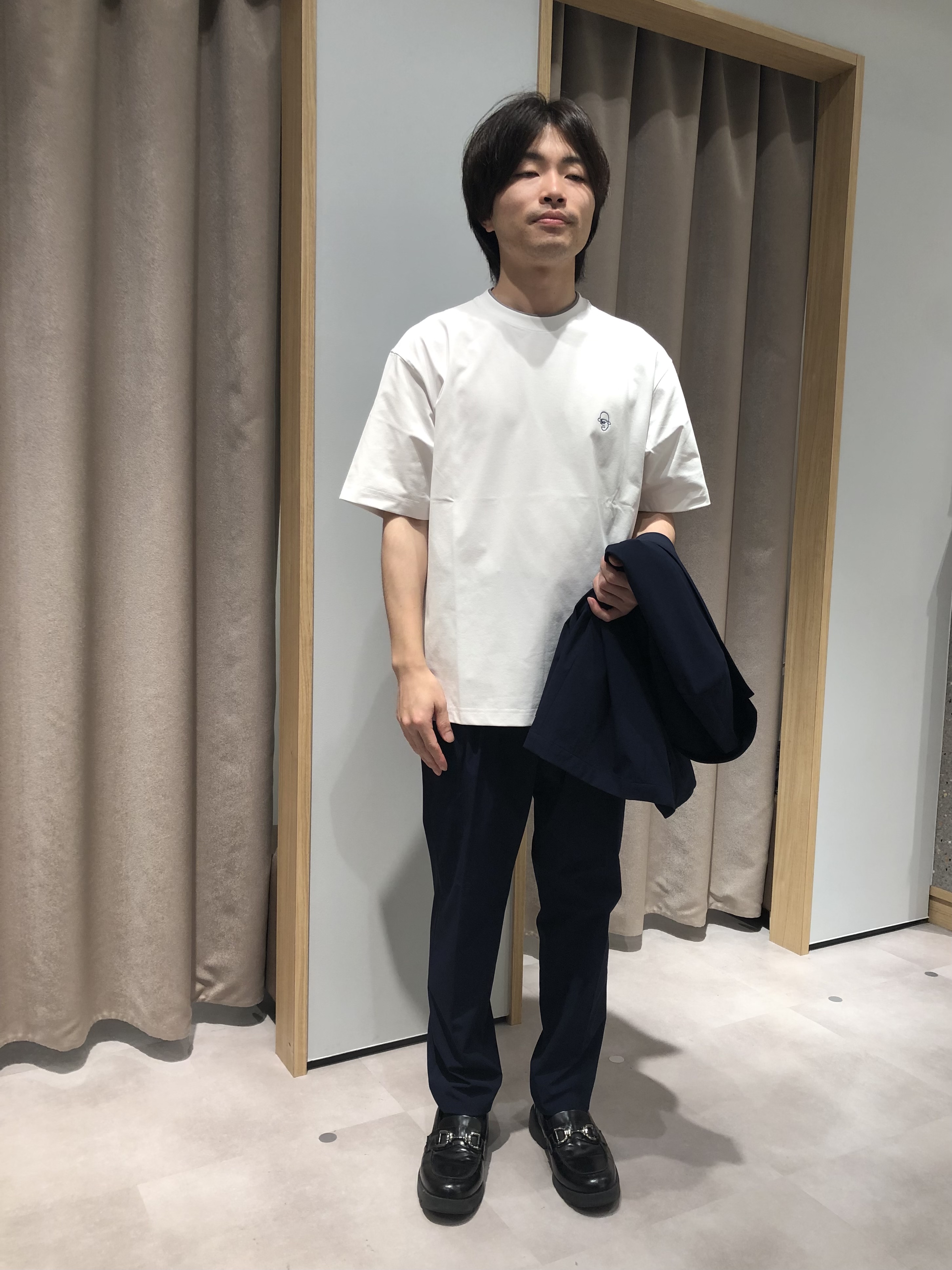 平塚郁博さんの「TAKEO KIKUCHI｜3Dナイロンストレッチ ジャケット」を使ったコーディネート