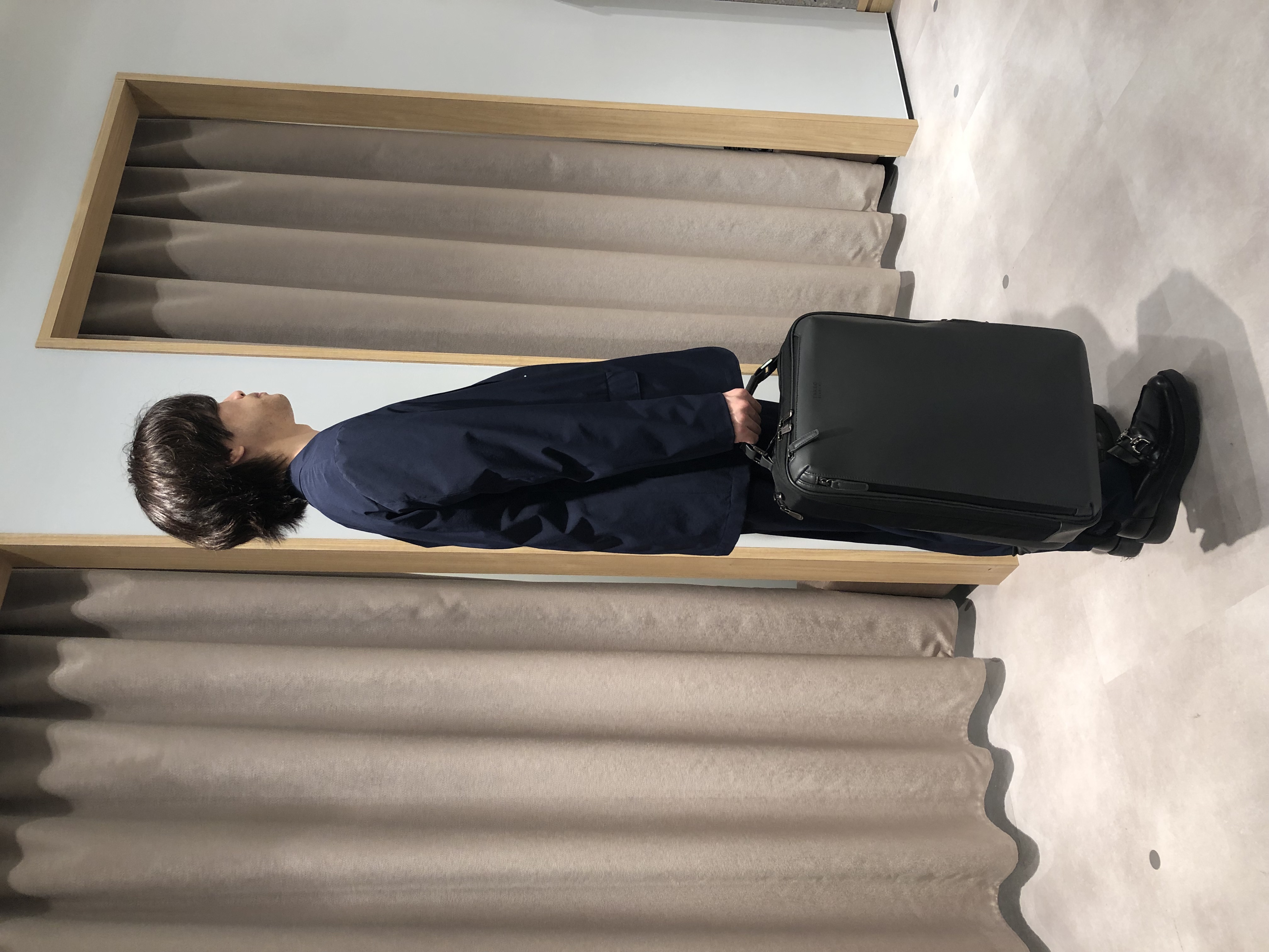平塚郁博さんの「TAKEO KIKUCHI｜3Dナイロンストレッチ ジャケット」を使ったコーディネート