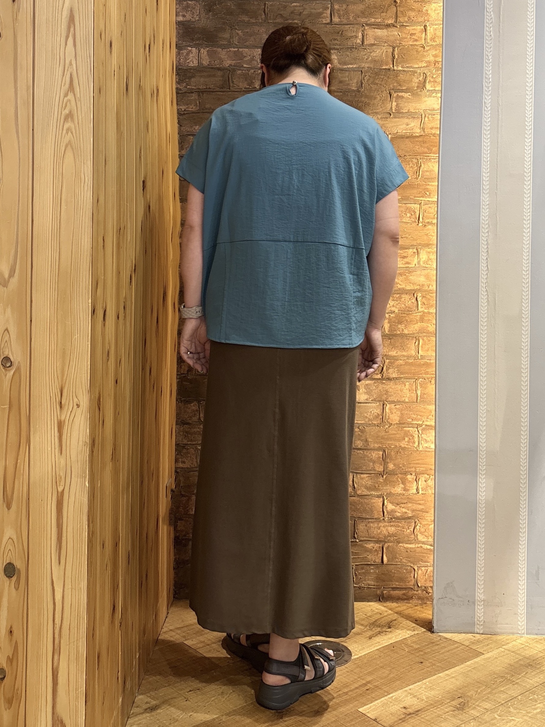 ゆかぴさんの「SHOO･LA･RUE｜【洗濯機可/セットアップ可】軽凛(かろりん) シンプル上品 切替コクーントップス」を使ったコーディネート
