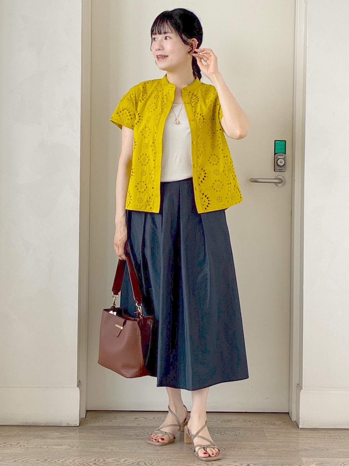  beni_gingerさんの「Reflect｜【通勤◎】カットワーク刺繍レース シャツブラウス」を使ったコーディネート
