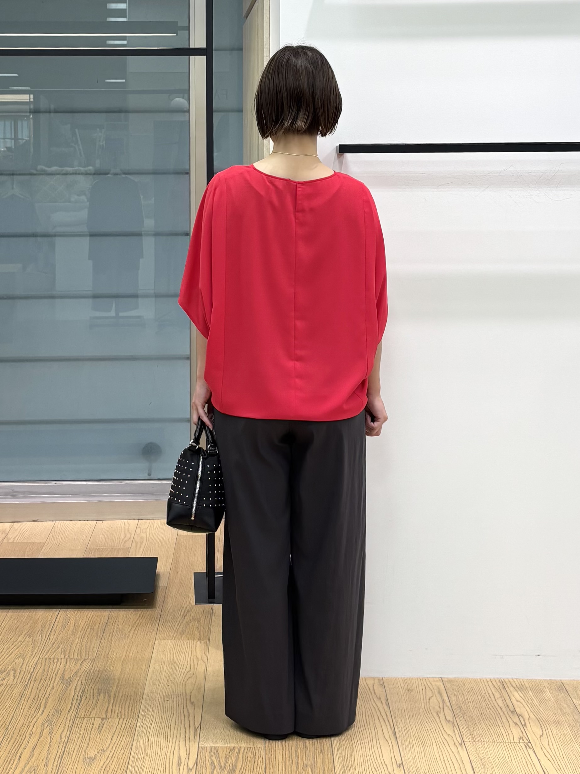 asamiさんの「INDIVI｜【洗える／UVケア】ジョーゼットドルマンブラウス」を使ったコーディネート