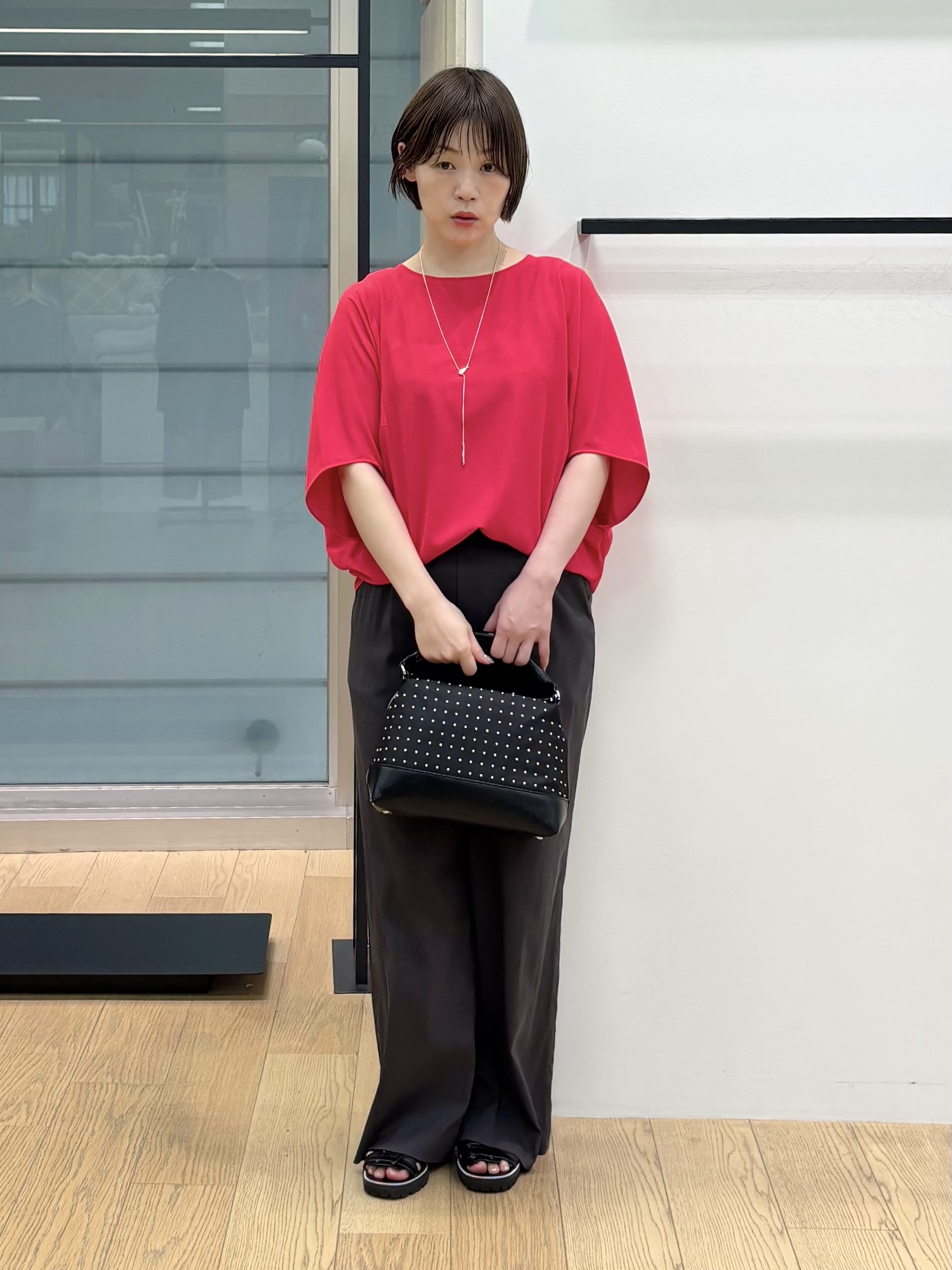 asamiさんの「INDIVI｜【洗える／UVケア】ジョーゼットドルマンブラウス」を使ったコーディネート