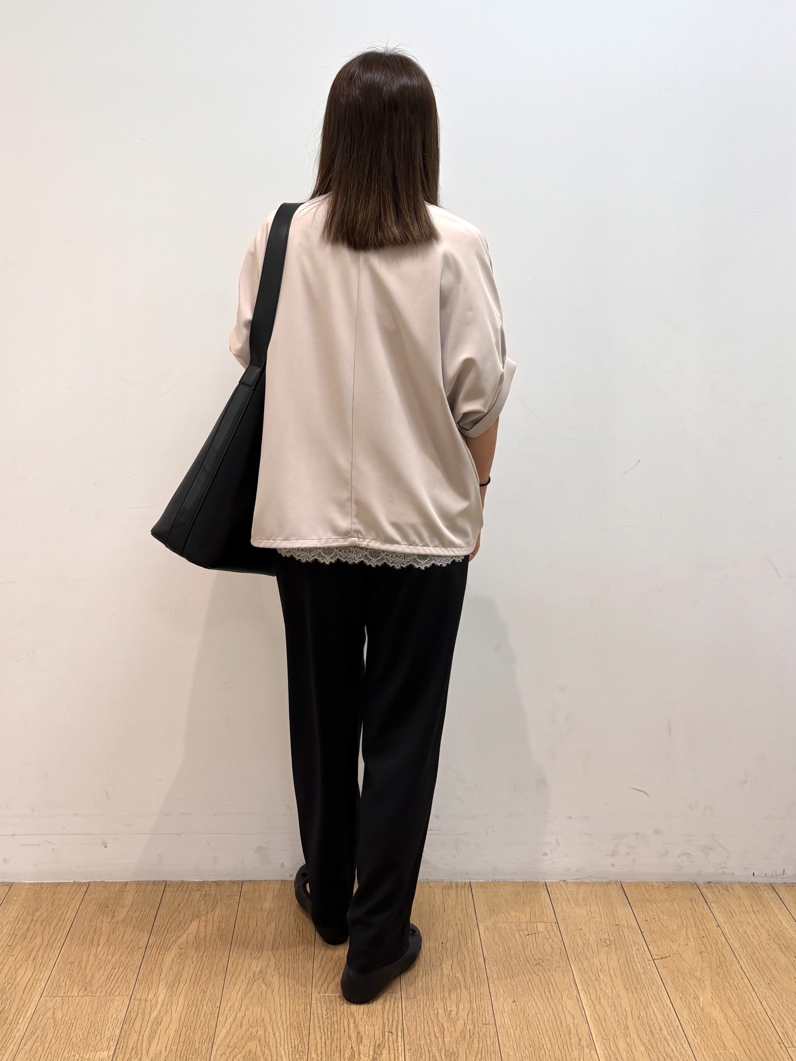 mikkoさんの「INDIVI｜【秋羽織り/着る日傘】ドルマンフォルムブルゾン」を使ったコーディネート