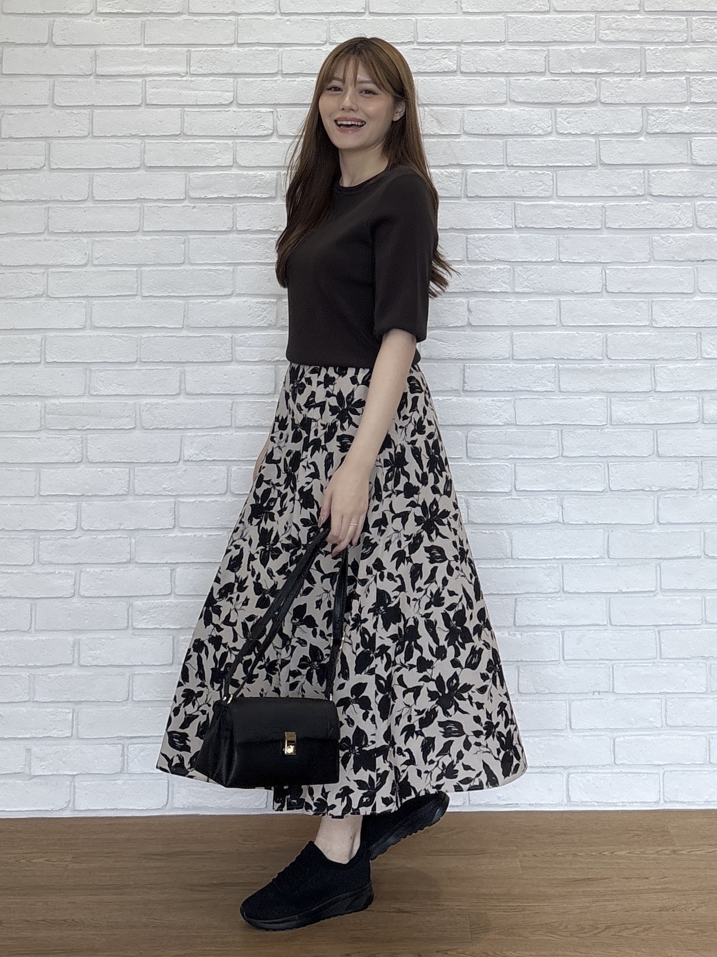 sayaさんの「grove｜バイカラーフラワーフレアスカート」を使ったコーディネート