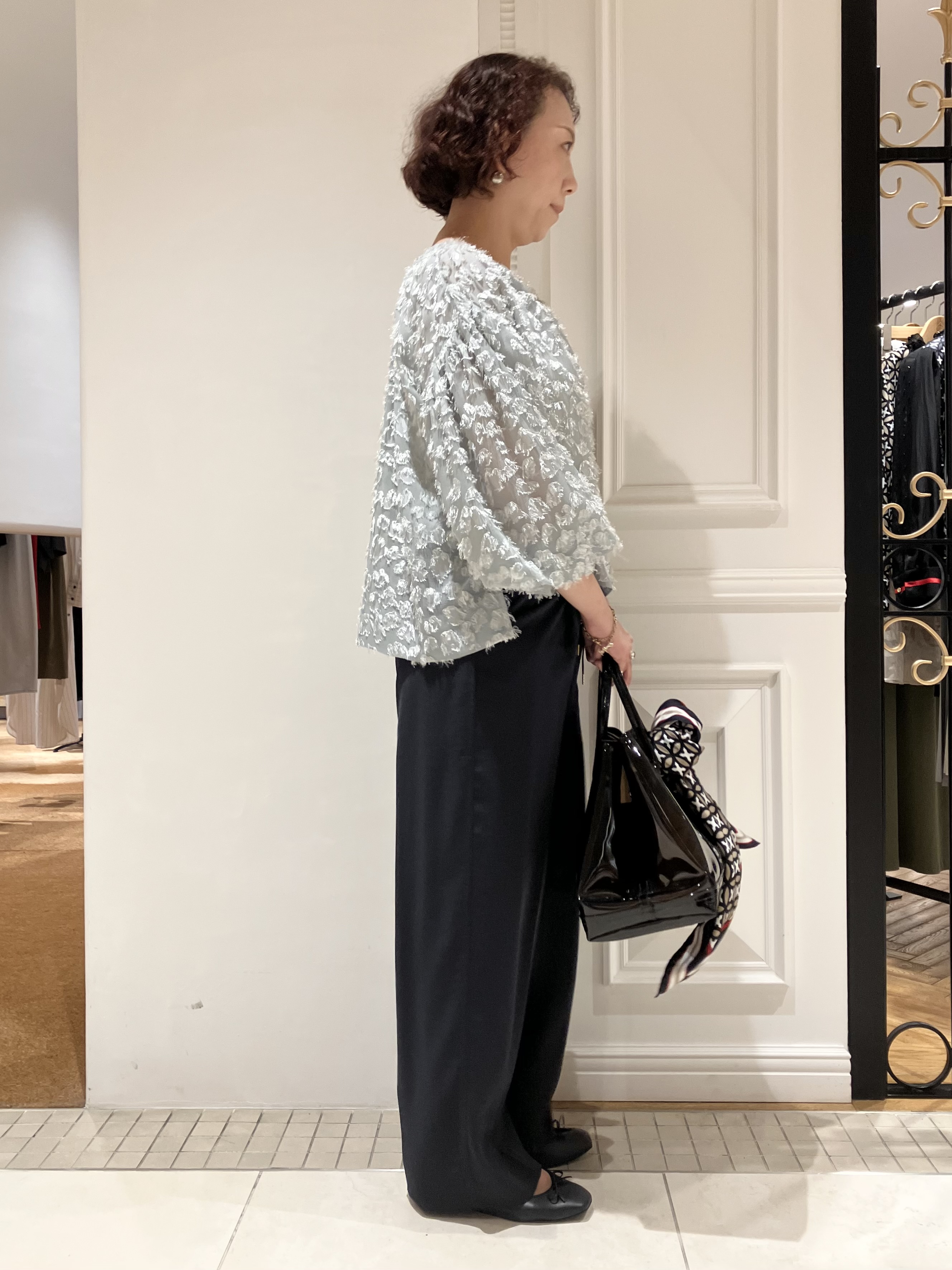 TAJIさんの「DRESSTERIOR｜【着映え】シアージャカード プルオーバーブラウス」を使ったコーディネート
