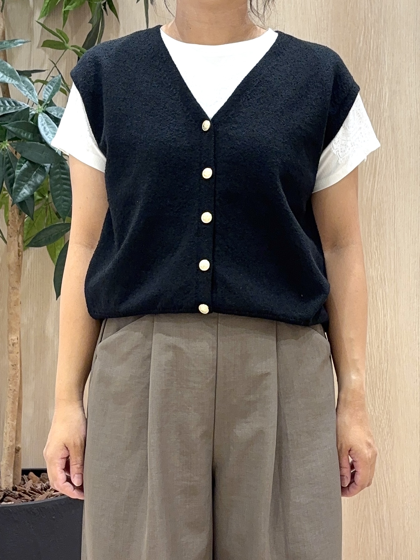 miraiさんの「grove｜【持続冷感/SET UP可】ひんやりポンチシリーズ／フロントレースドルマンカットソー」を使ったコーディネート