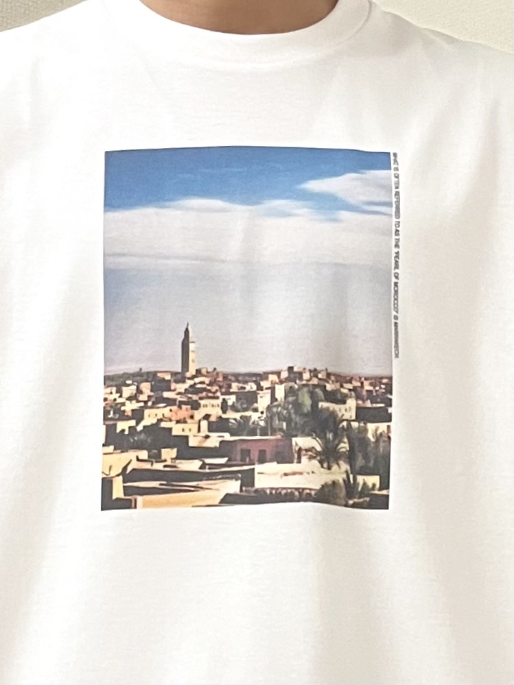 URAさんの「TAKEO KIKUCHI｜マラケシュ フォト Tシャツ」を使ったコーディネート