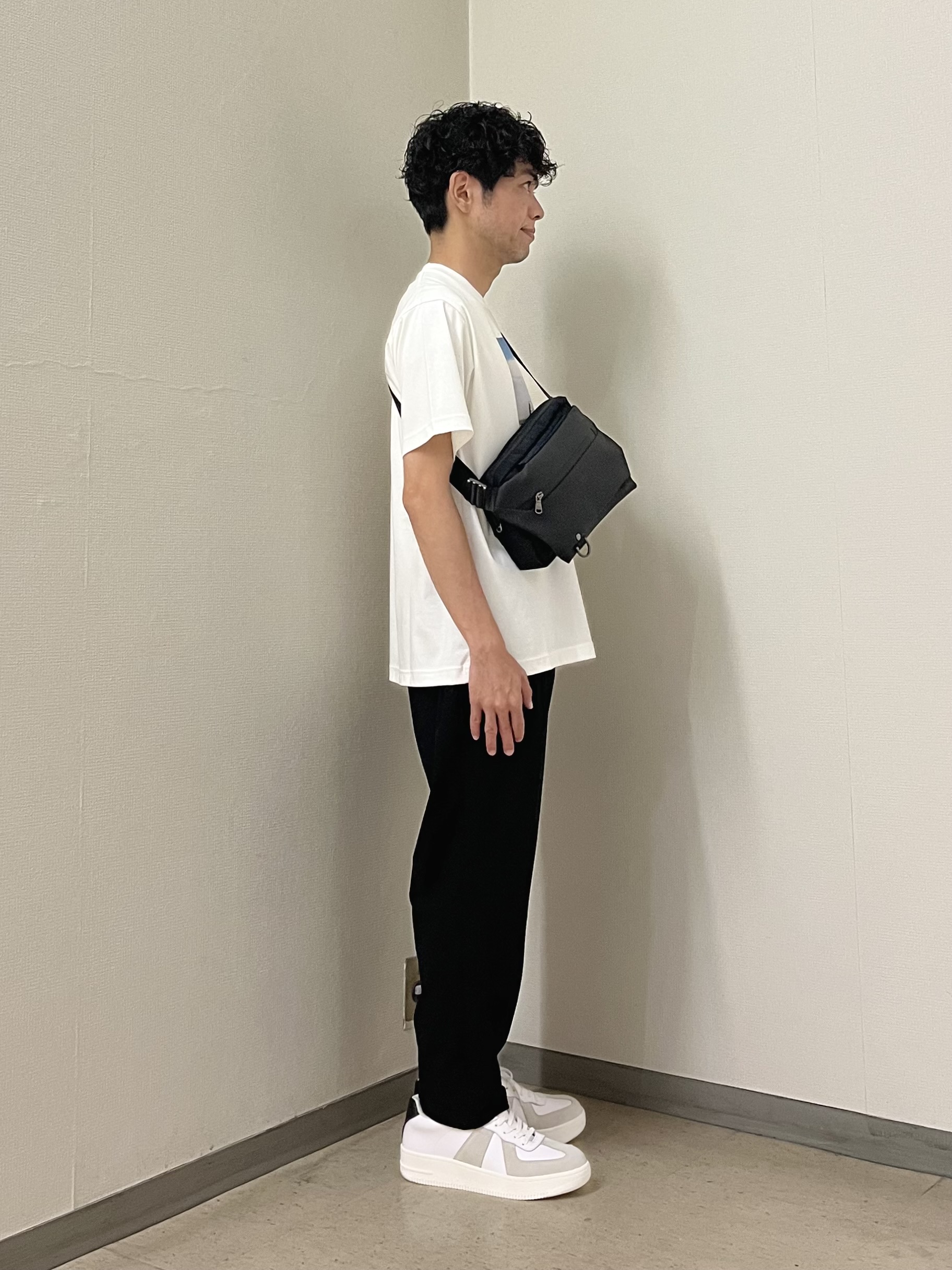 URAさんの「TAKEO KIKUCHI｜マラケシュ フォト Tシャツ」を使ったコーディネート