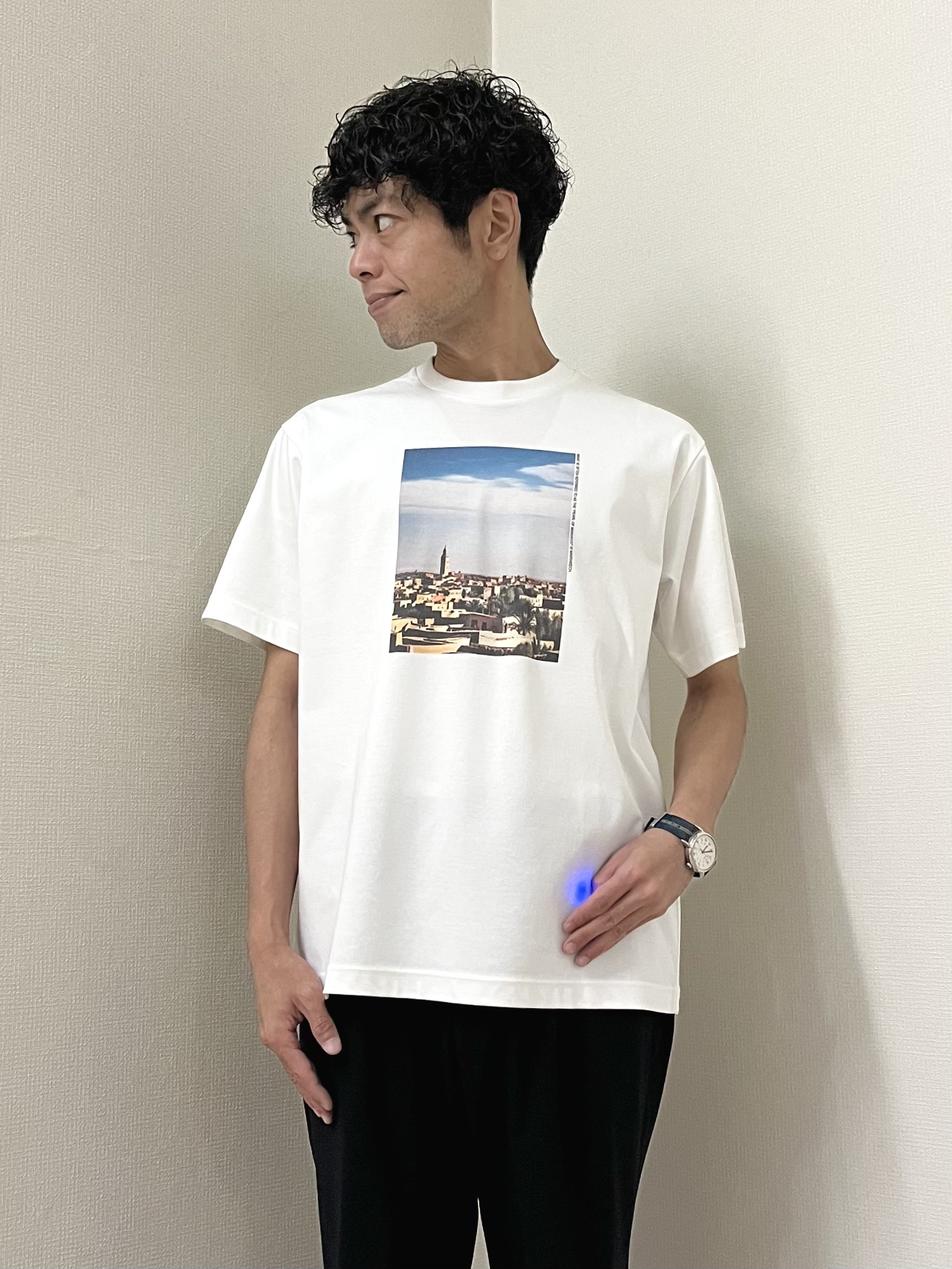 URAさんの「TAKEO KIKUCHI｜マラケシュ フォト Tシャツ」を使ったコーディネート