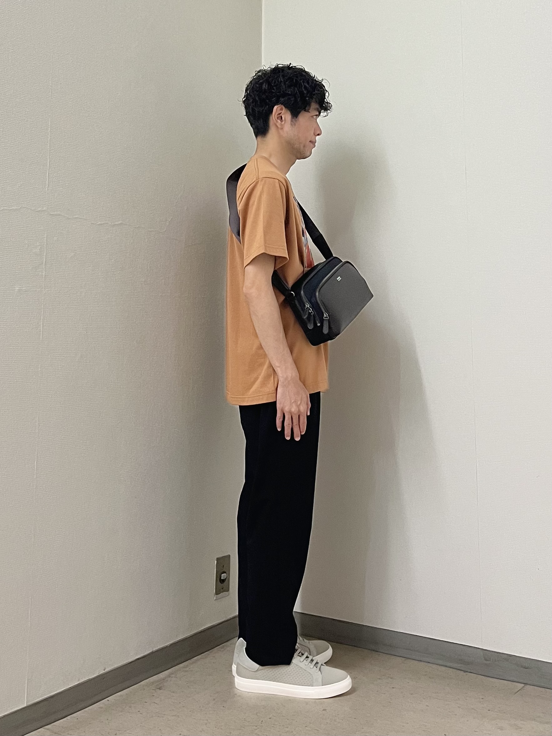 URAさんの「TAKEO KIKUCHI｜ポートレートアートＴシャツ」を使ったコーディネート