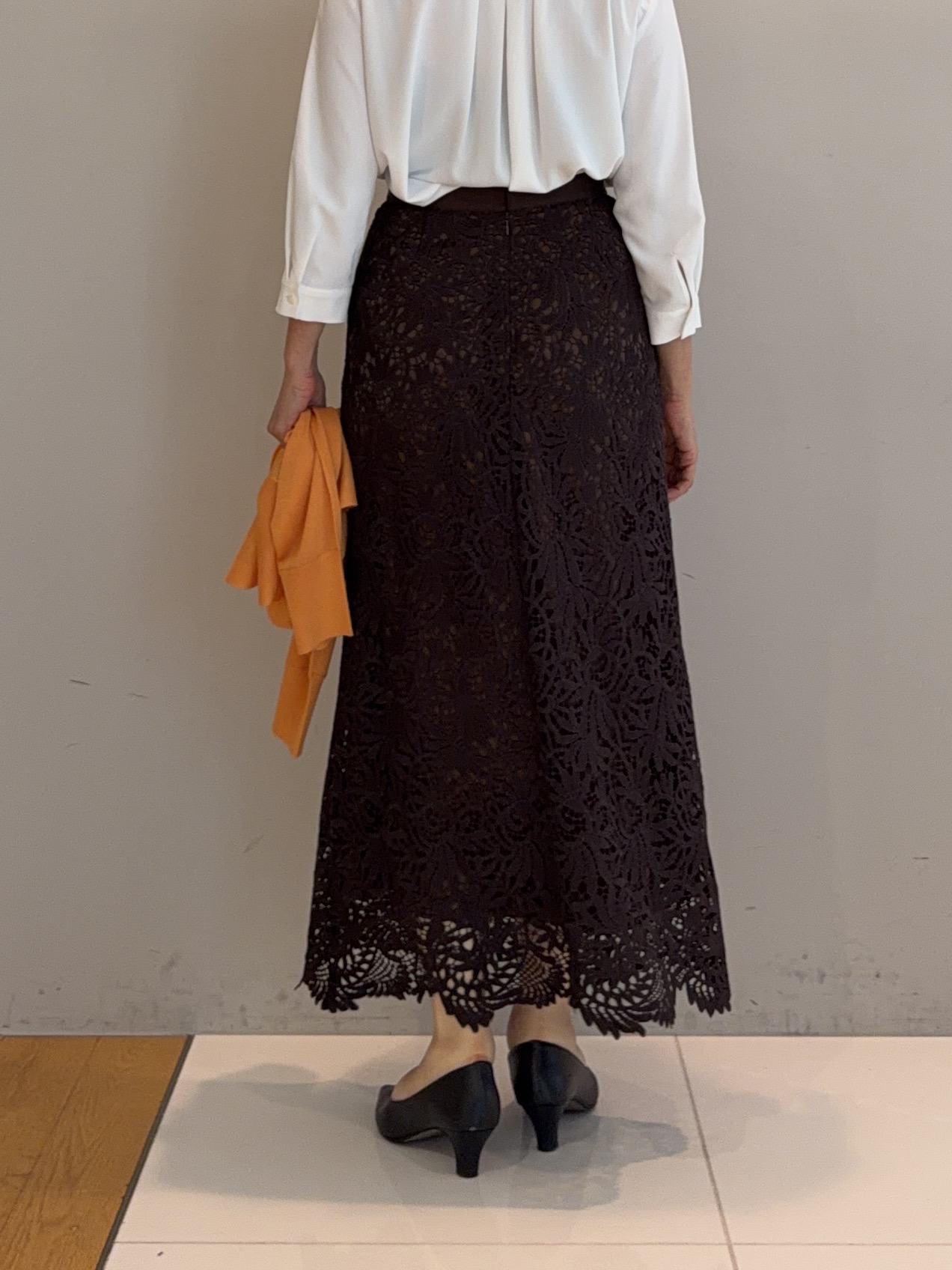 murayamaさんの「INDIVI｜【羽織りにも！/UVケア/着る日傘】ケープ風ブラウス」を使ったコーディネート