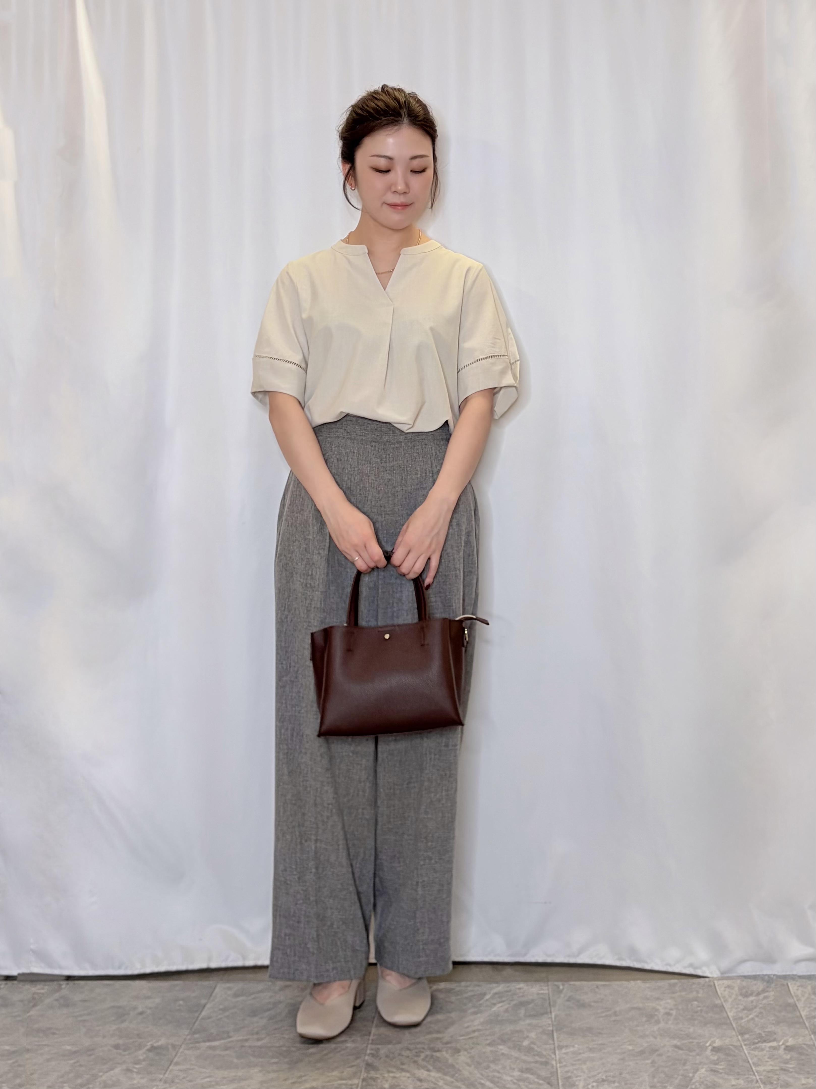 おうめさんの「SHOO･LA･RUE｜【洗濯後しわになりにくい/インせずきまる】シンプルだけど女性らしい 麻調スキッパーブラウス」を使ったコーディネート