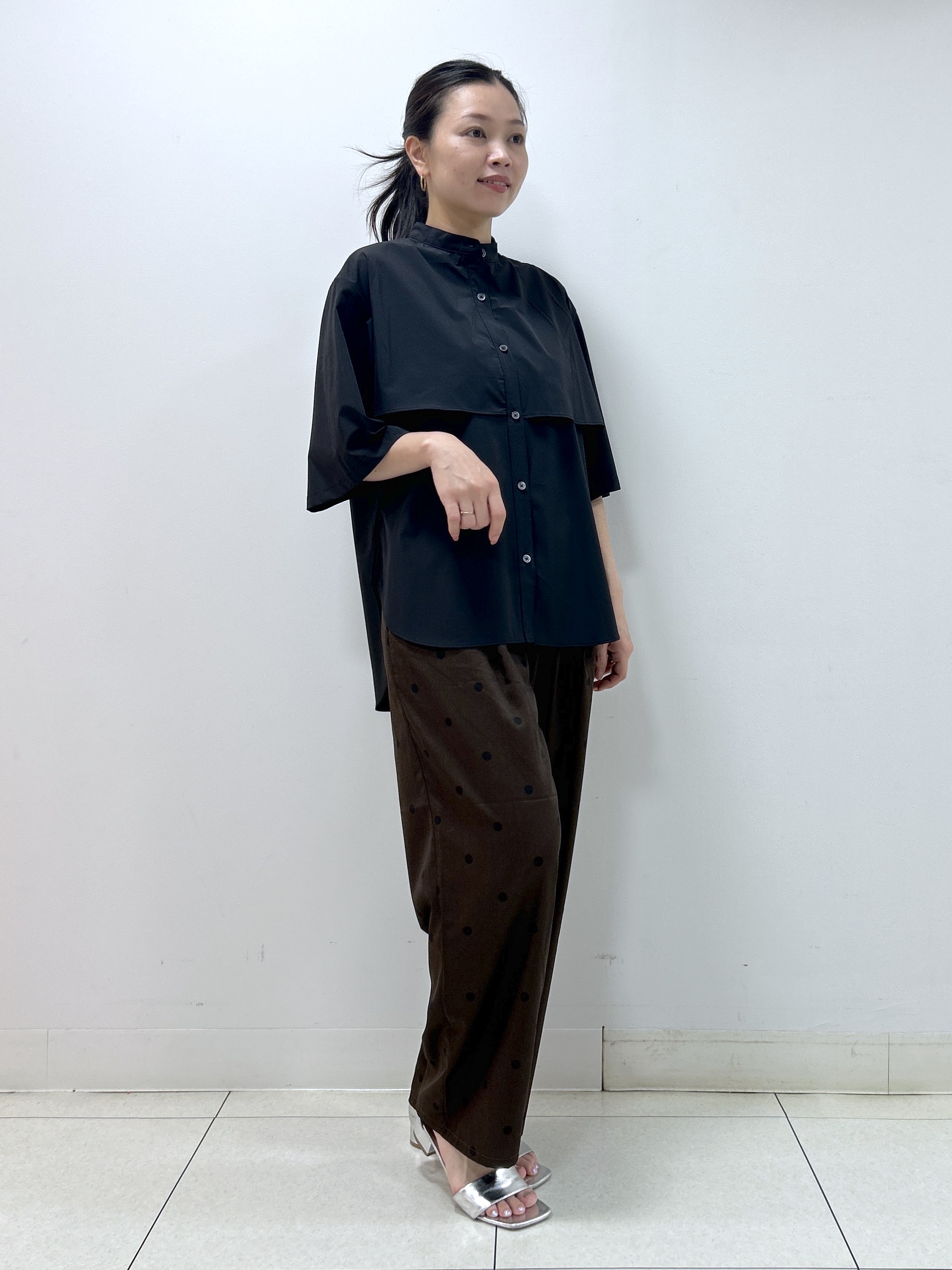 Kaiさんの「Dessin｜多機能素材バンドカラーシャツ」を使ったコーディネート