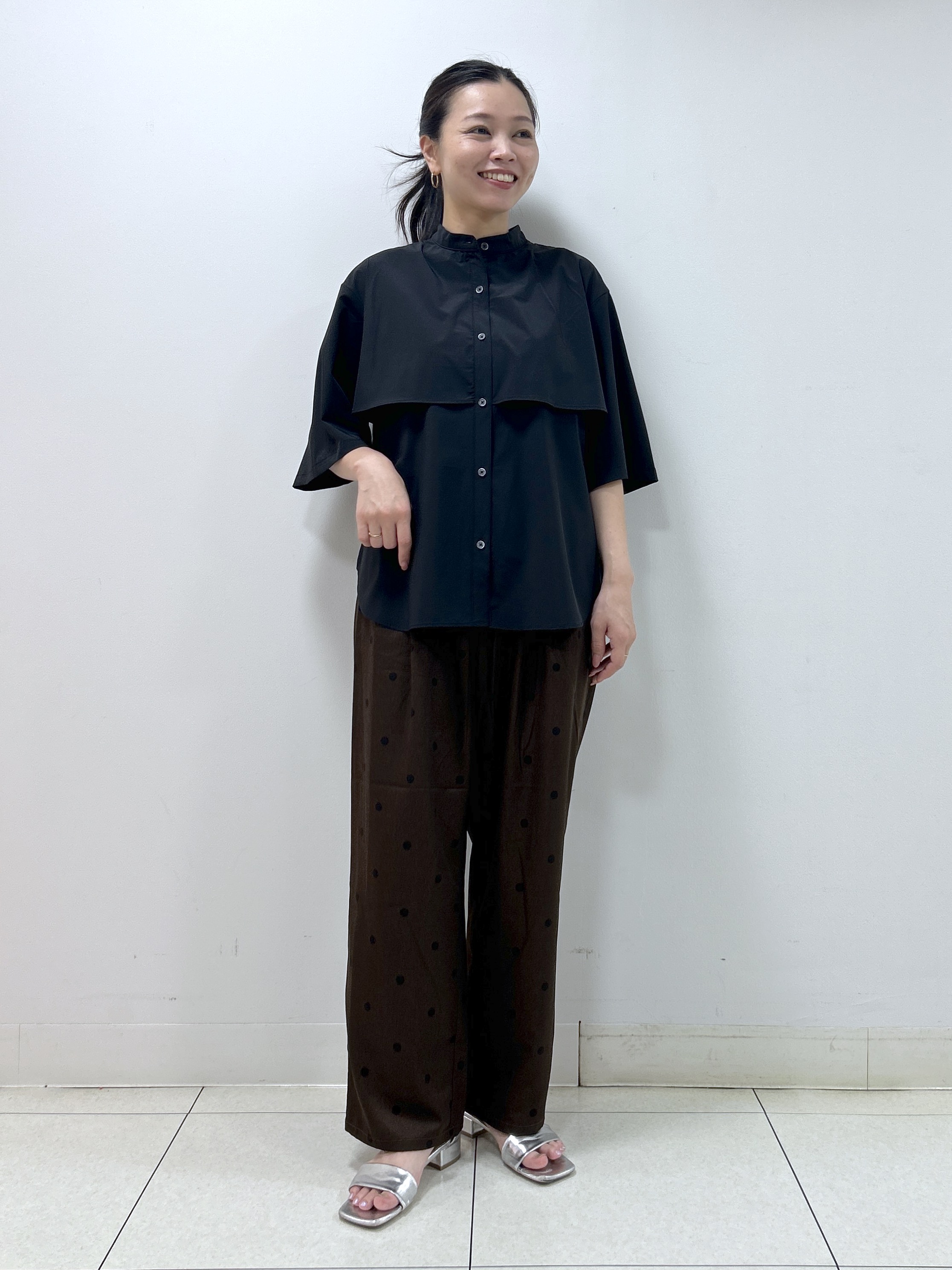 Kaiさんの「Dessin｜多機能素材バンドカラーシャツ」を使ったコーディネート
