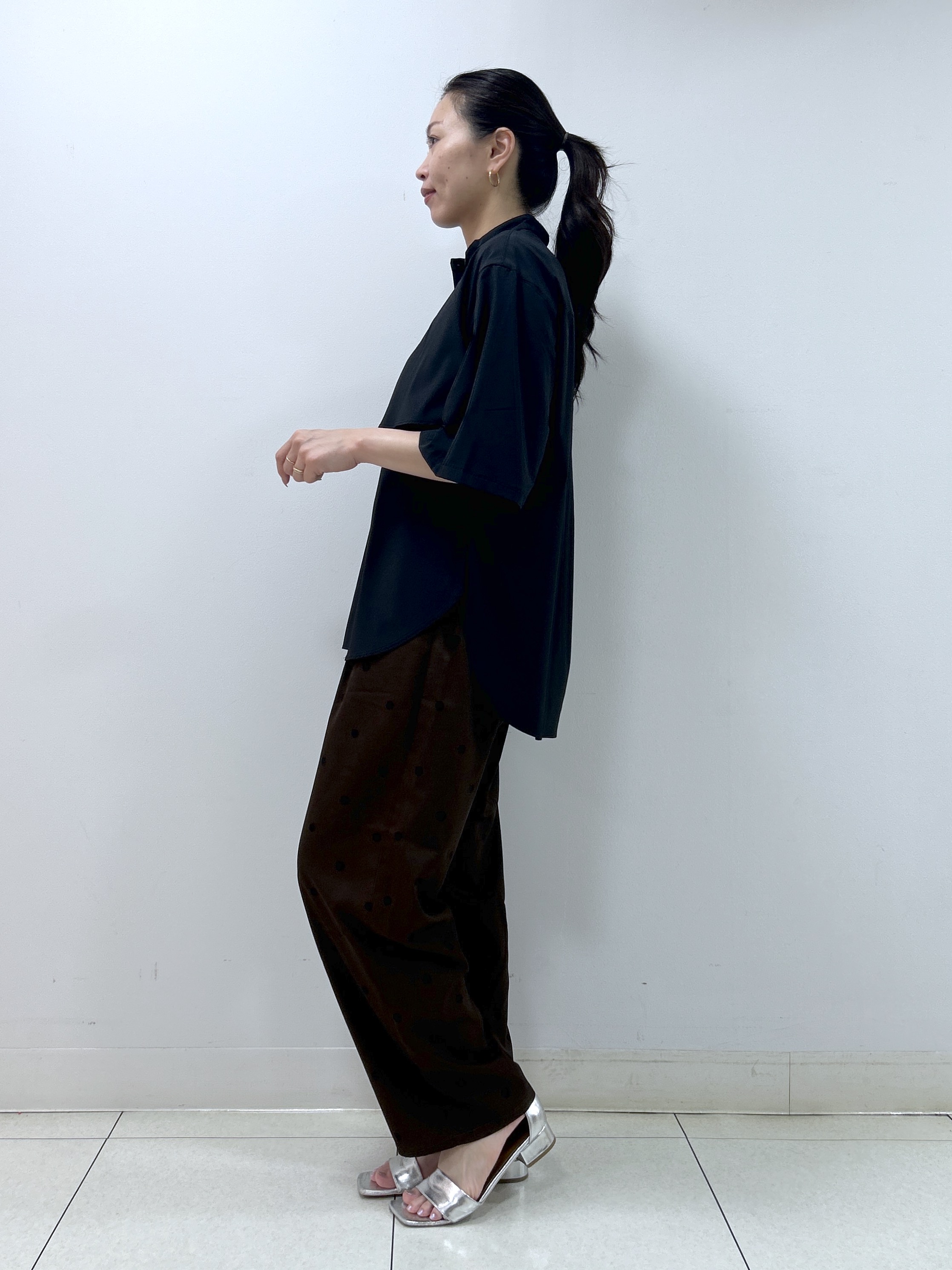 Kaiさんの「Dessin｜多機能素材バンドカラーシャツ」を使ったコーディネート