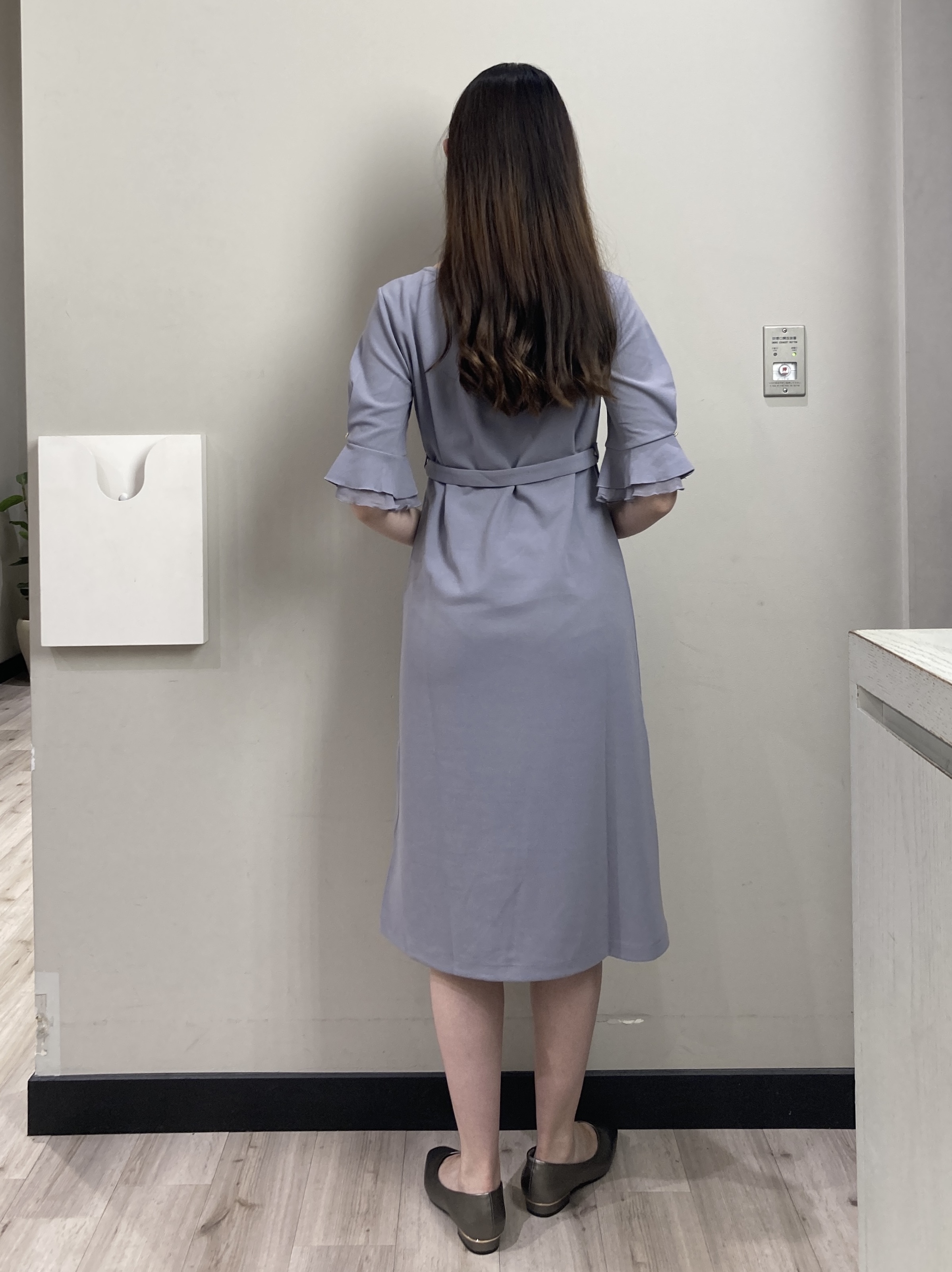 わかさんの「index｜【接触冷感／吸水速乾】ハートネックフレアスリーブワンピース《洗濯機OK／UVケア／ストレッチ》」を使ったコーディネート