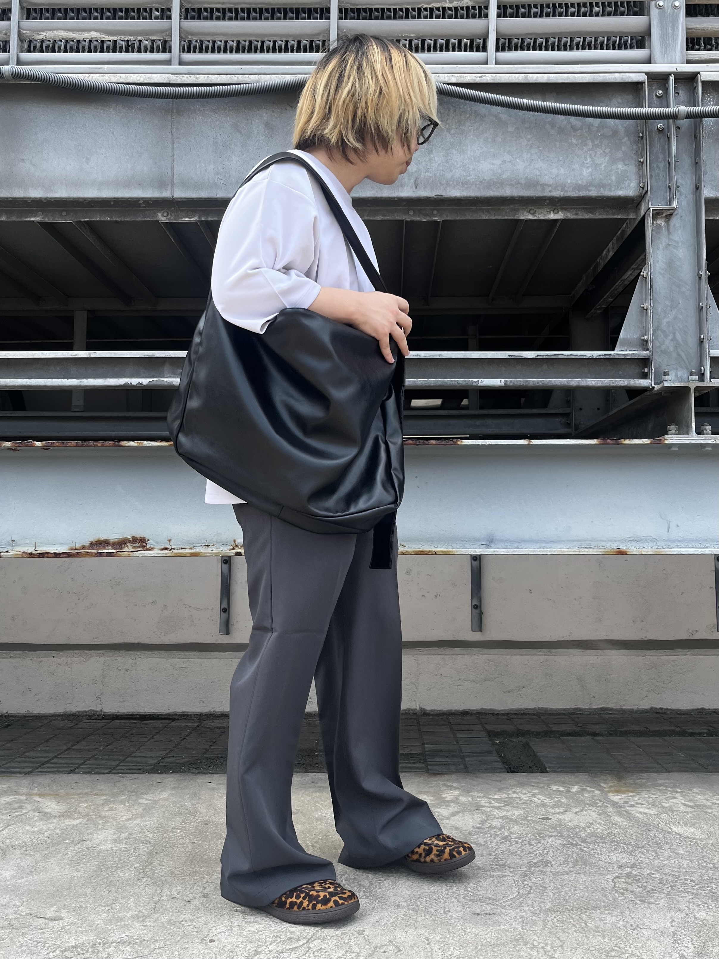 taigaさんの「tk.TAKEO KIKUCHI｜◆【防シワ／ストレッチ/セット対応可】smart shift seriesワイドストレートパンツ」を使ったコーディネート