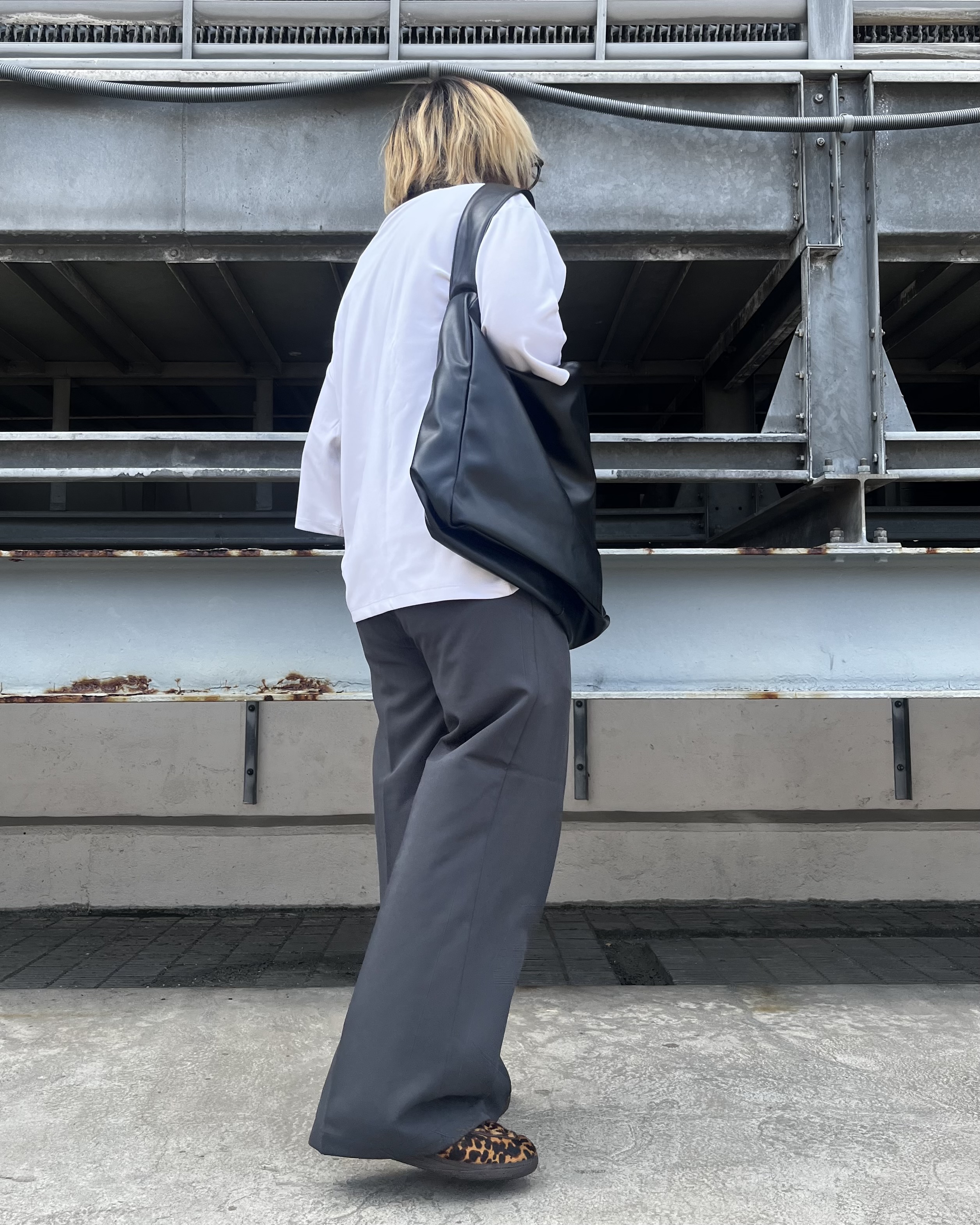 taigaさんの「tk.TAKEO KIKUCHI｜◆【防シワ／ストレッチ/セット対応可】smart shift seriesワイドストレートパンツ」を使ったコーディネート
