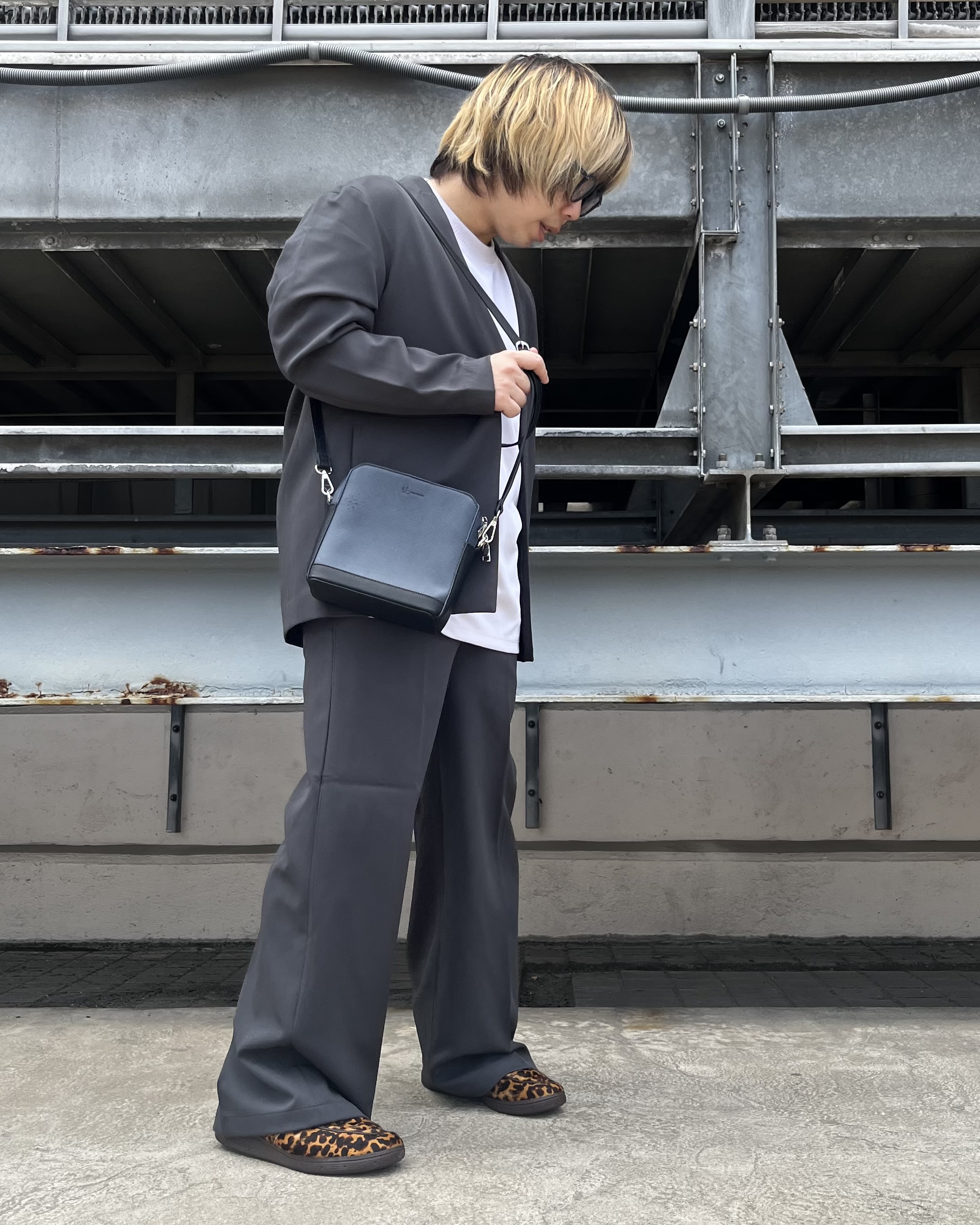 taigaさんの「tk.TAKEO KIKUCHI｜◆【防シワ／ストレッチ/セット対応可】smart shift seriesワイドストレートパンツ」を使ったコーディネート