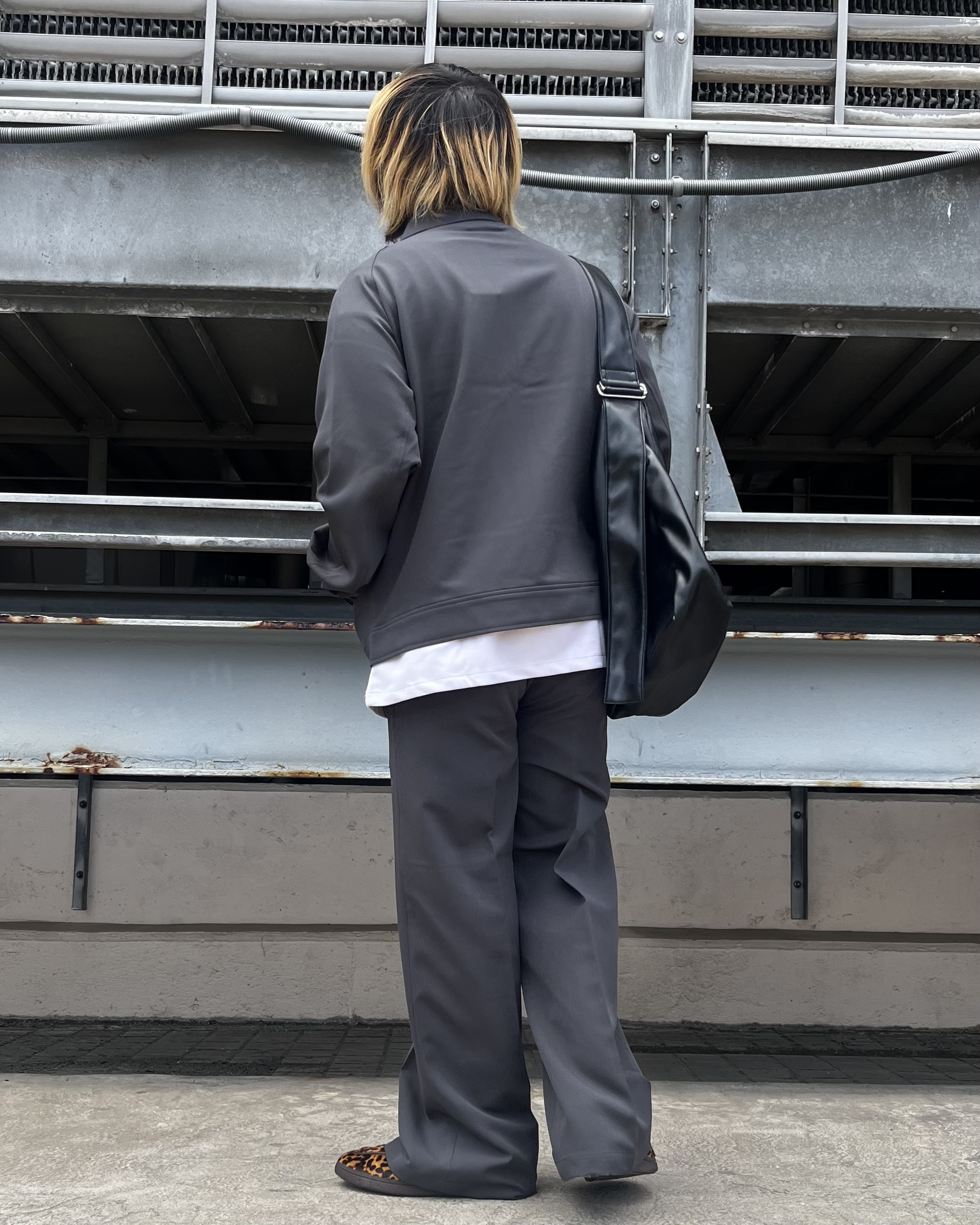 taigaさんの「tk.TAKEO KIKUCHI｜◆【防シワ／ストレッチ/セット対応可】smart shift series ジップブルゾン」を使ったコーディネート