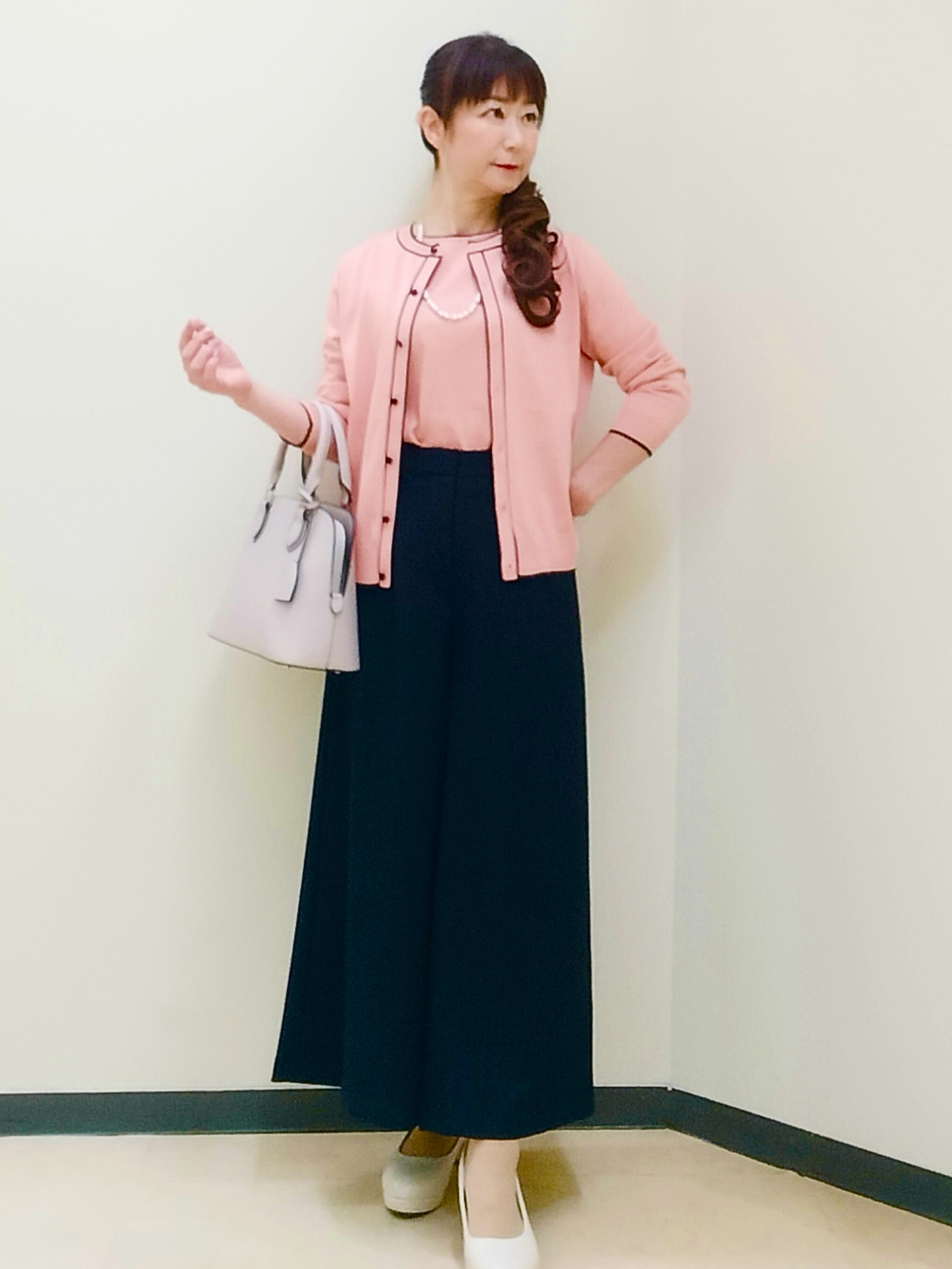 花さんの「Reflect｜【UVカット／アンサンブル／手洗い可】バイカラーニットプルオーバー」を使ったコーディネート