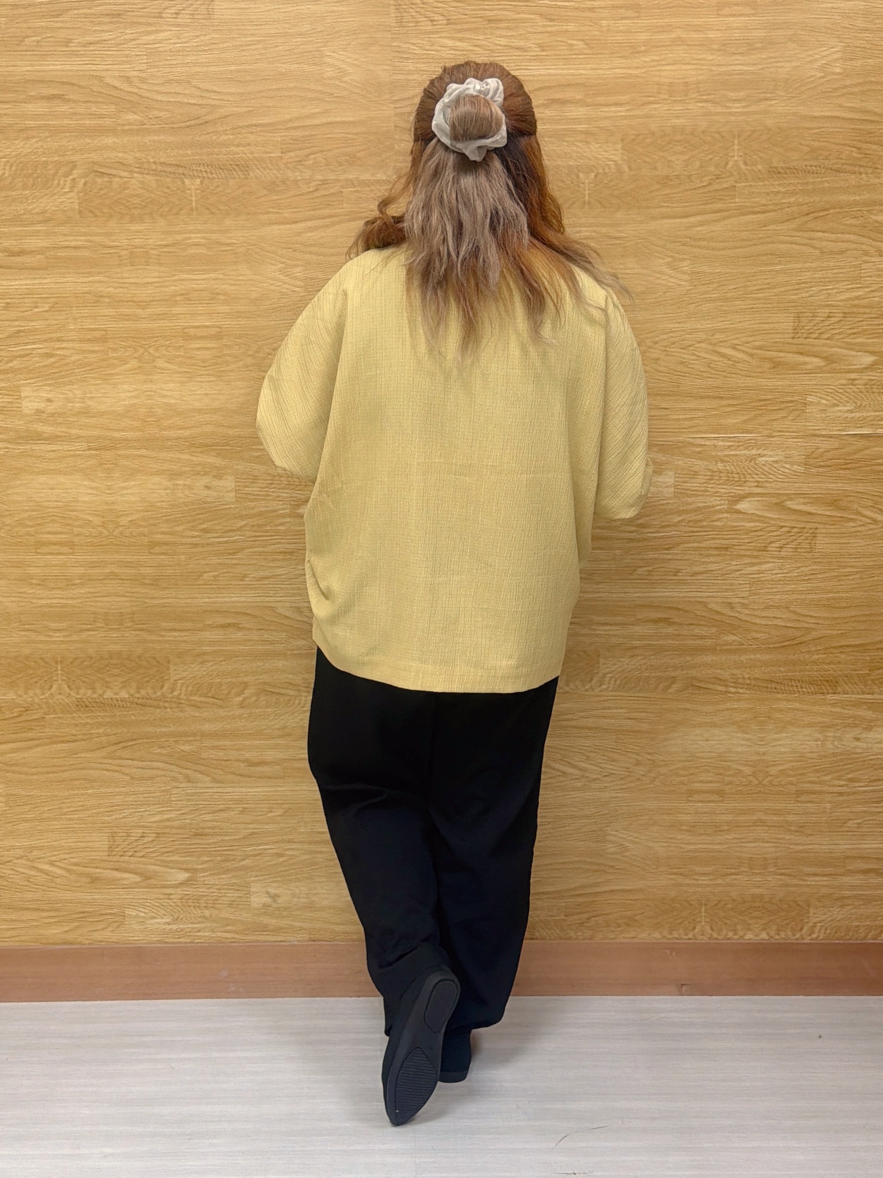 ぁむさんの「SHOO･LA･RUE｜【インせず着られる/洗濯後しわになりにくい】しぼしぼドルマンブラウス」を使ったコーディネート