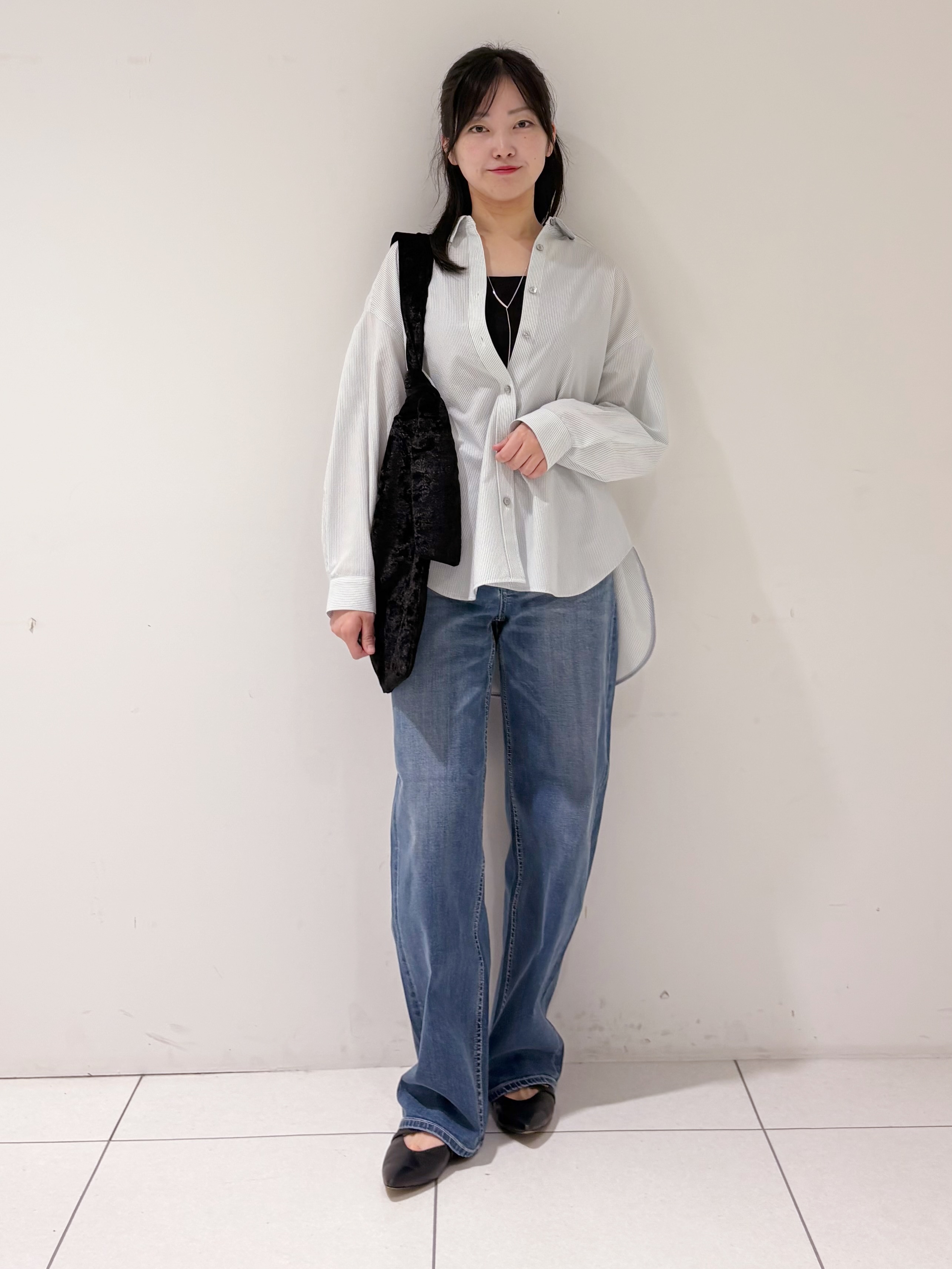 momokoさんの「INDIVI｜【洗える／UVケア／ベルト付】サッカー素材シャツ」を使ったコーディネート