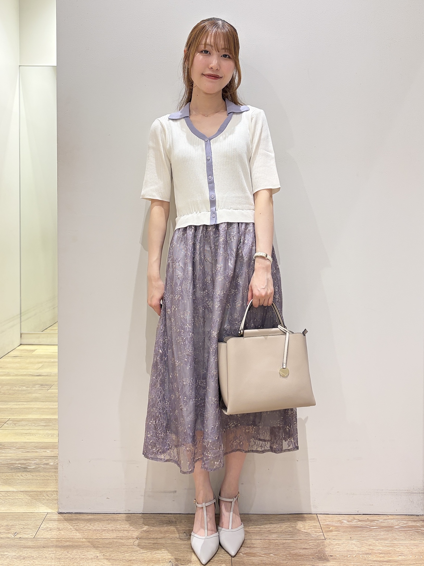 MOMOさんの「index｜花柄ドッキング衿付きワンピース【洗濯機OK】」を使ったコーディネート