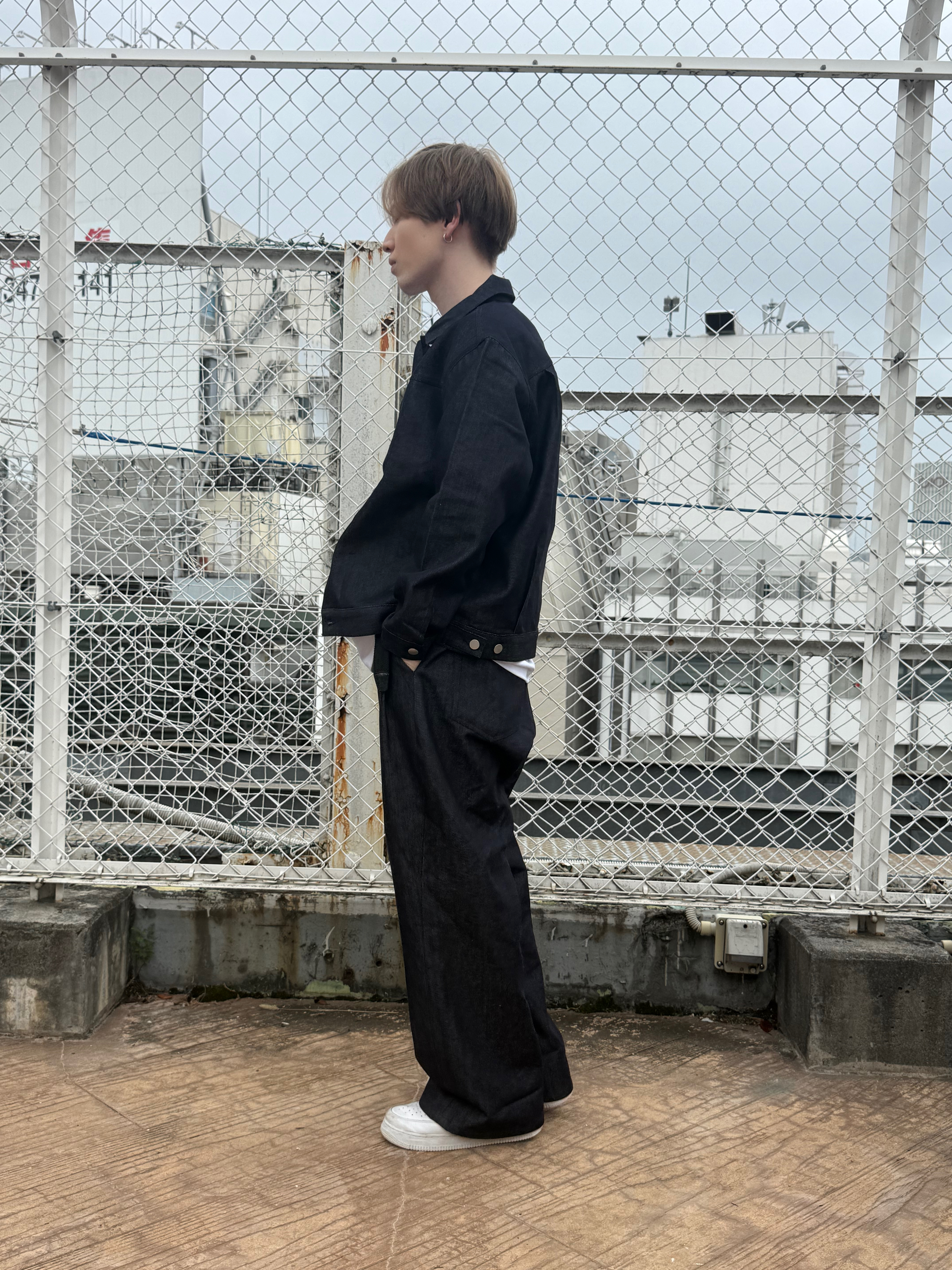 カネダさんの「tk.TAKEO KIKUCHI｜【色褪せしにくいデニム/セットアップ対応可】Comfy Fadeless Denim Seriesデ」を使ったコーディネート