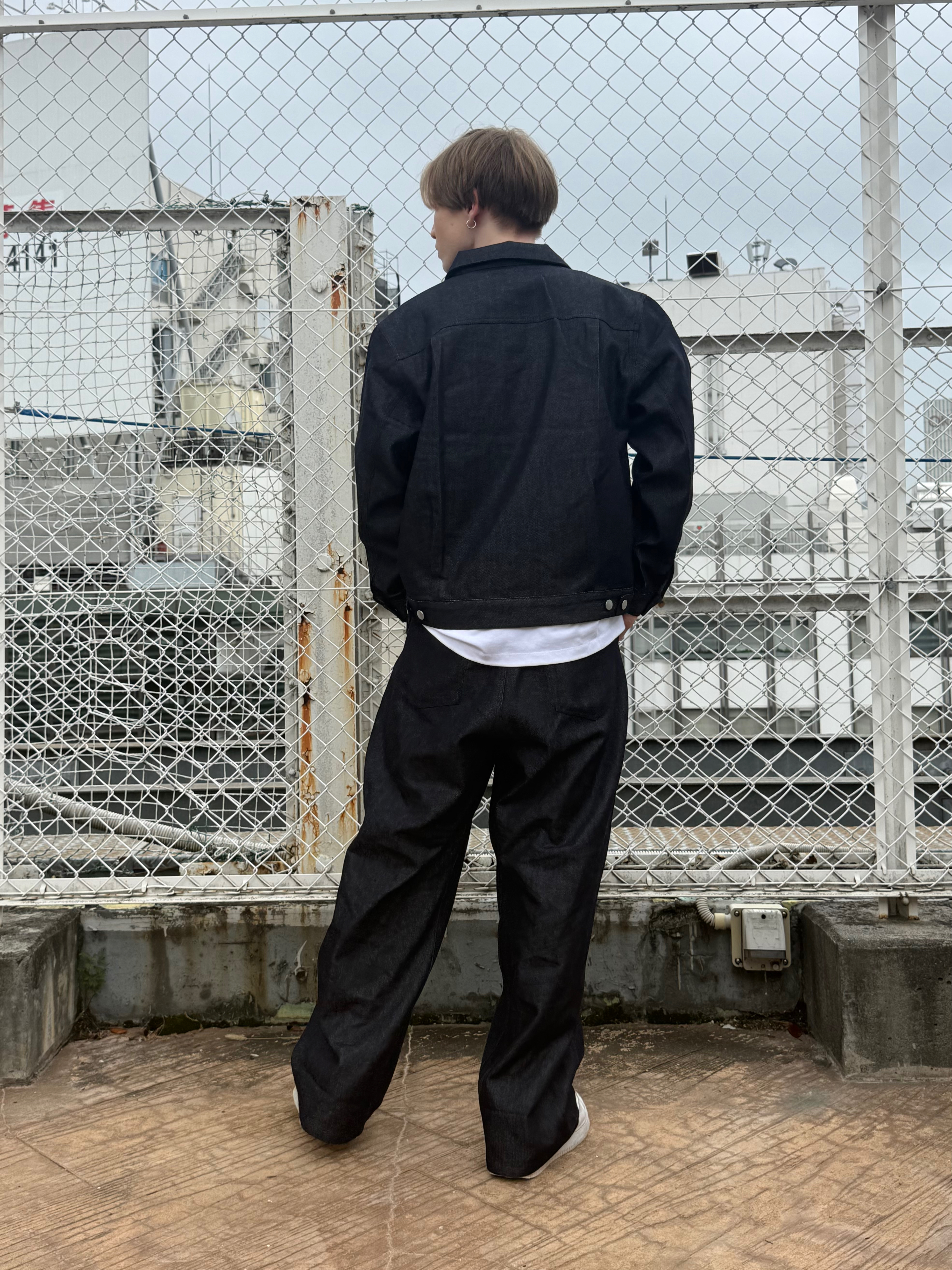 カネダさんの「tk.TAKEO KIKUCHI｜【色褪せしにくいデニム/セットアップ対応可】Comfy Fadeless Denim Seriesデ」を使ったコーディネート