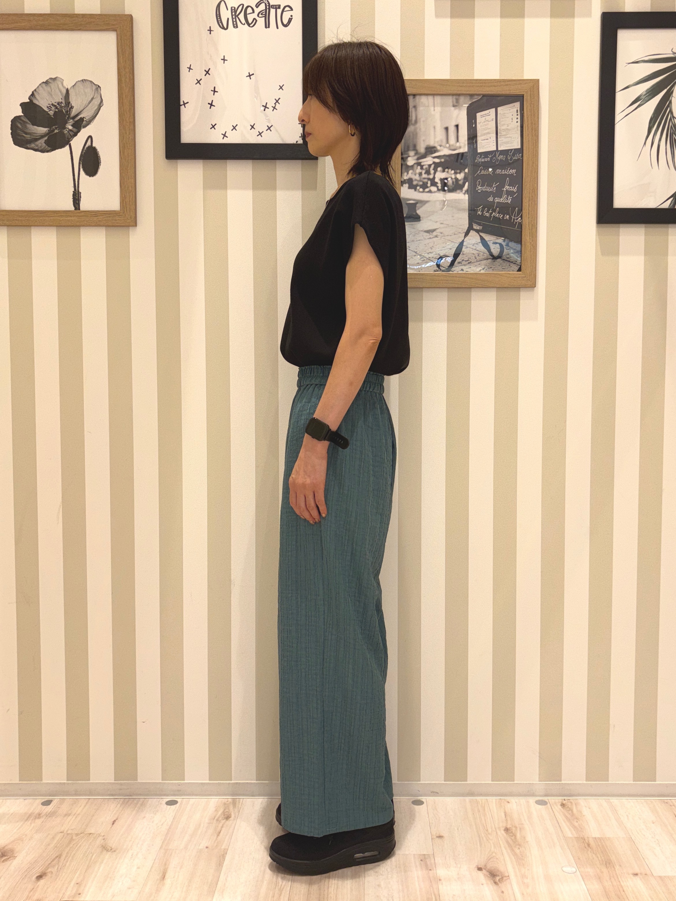 たまごがにさんの「SHOO･LA･RUE｜【洗濯機可/S-LL】インせず着られる 大人シンプルニット」を使ったコーディネート