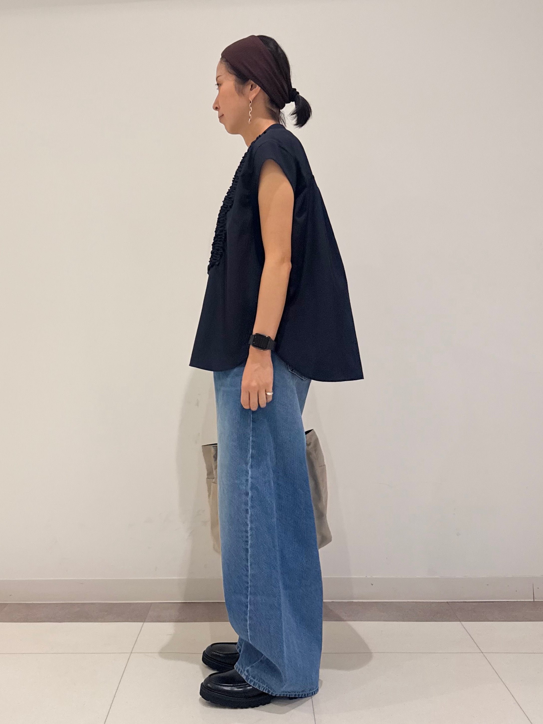 MIYAKAWAさんの「DRESSTERIOR｜フレンチスリーブ　フリルブラウス」を使ったコーディネート