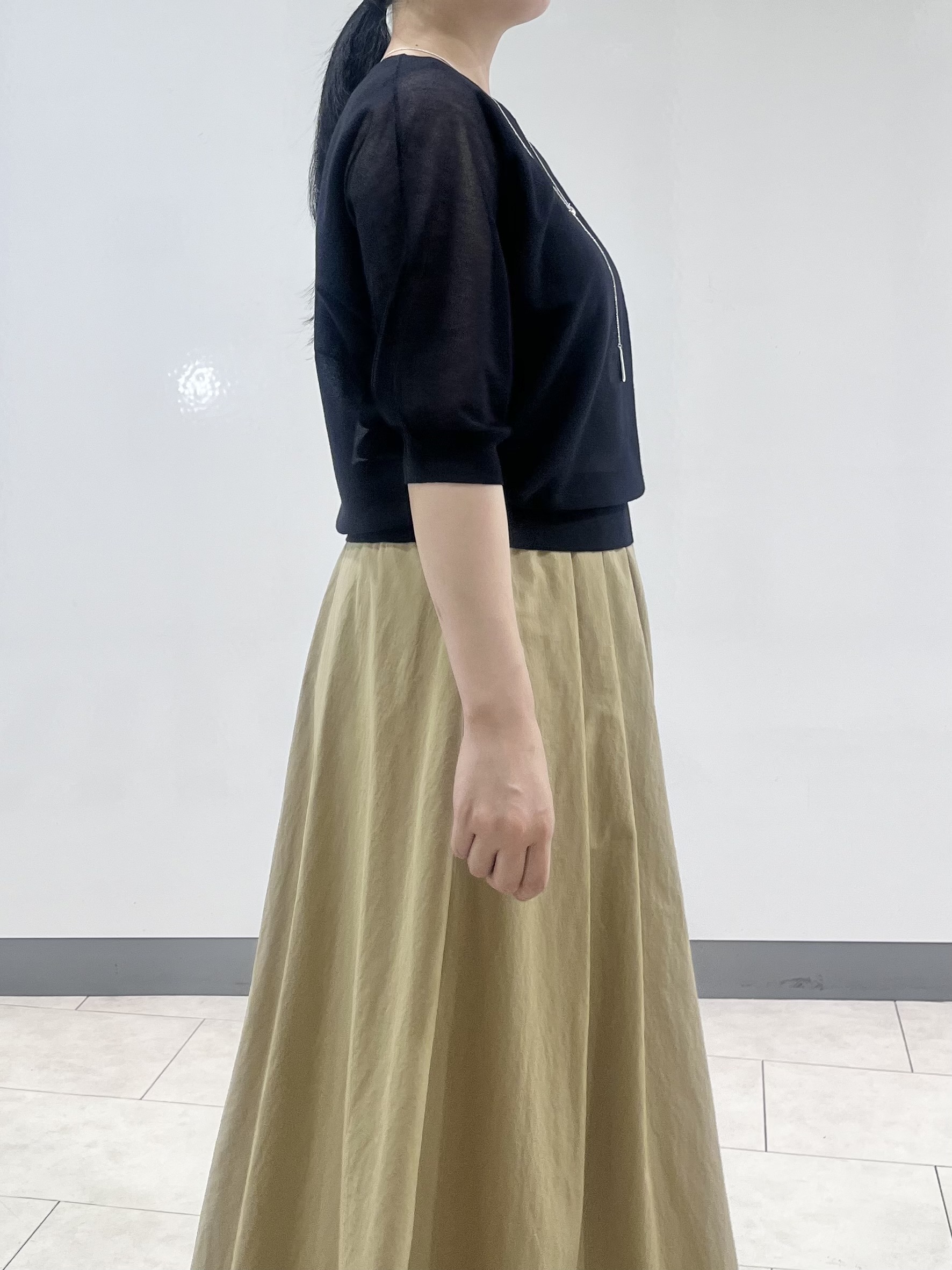 hasuさんの「INDIVI｜【体型カバー／洗える】シアードルマンニット」を使ったコーディネート