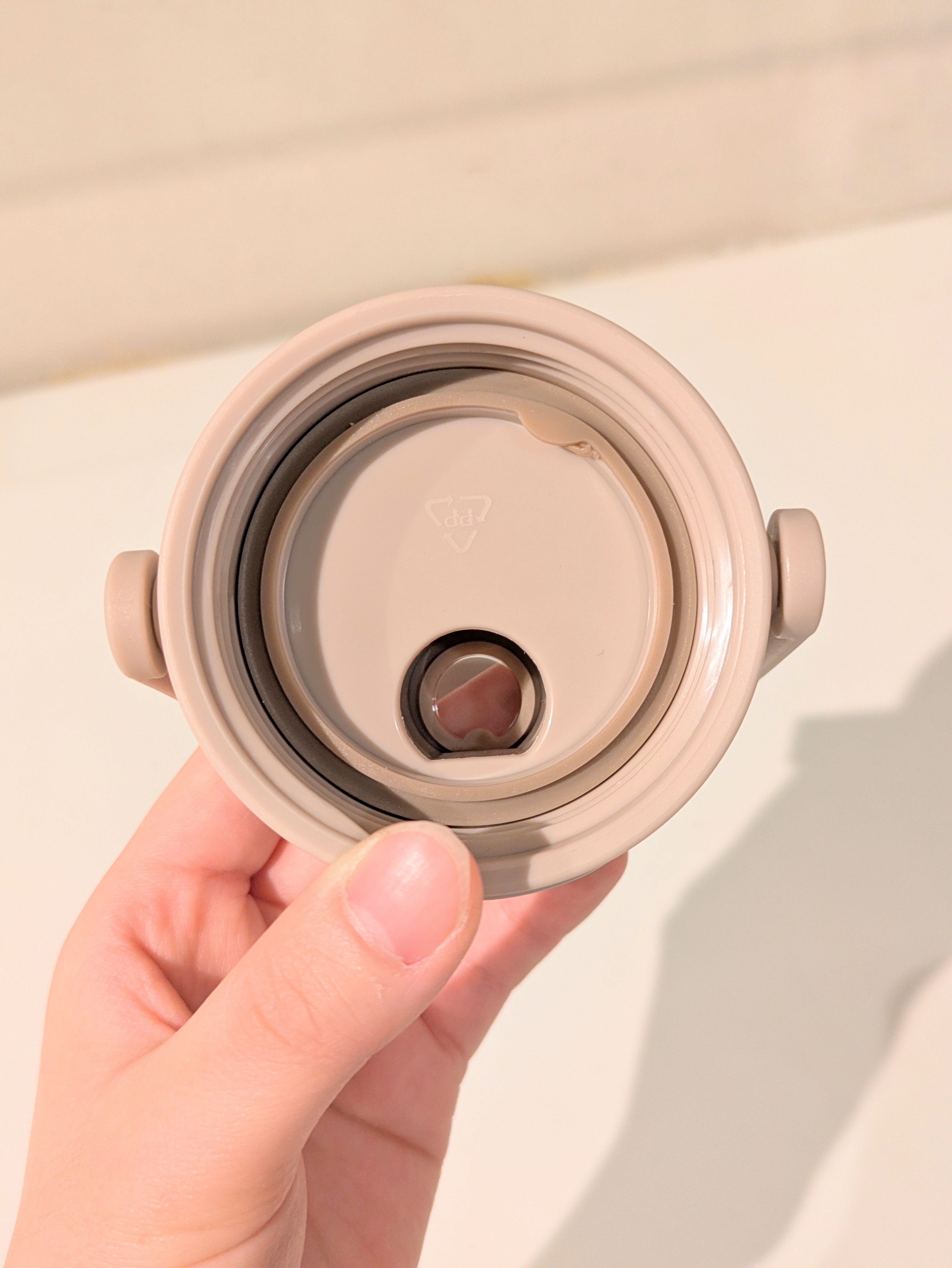 しましまさんの「212 KITCHEN STORE｜holms ホルムス ワンタッチアクティブボトル 780 BE」を使ったコーディネート