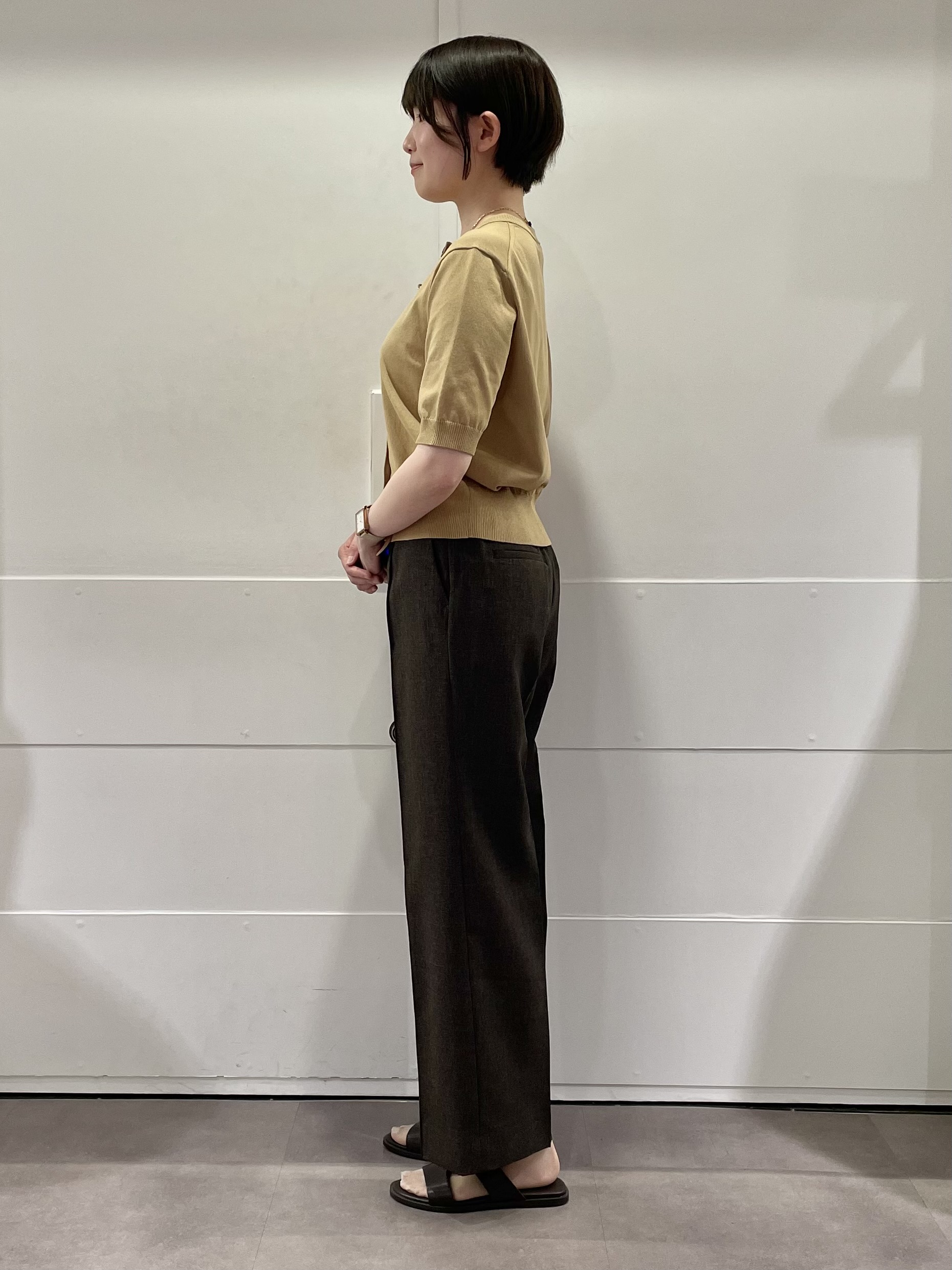 MOMOKOさんの「UNTITLED｜【すっきり秋羽織り/前開きボタン】ドライタッチ5分袖カーディガン」を使ったコーディネート