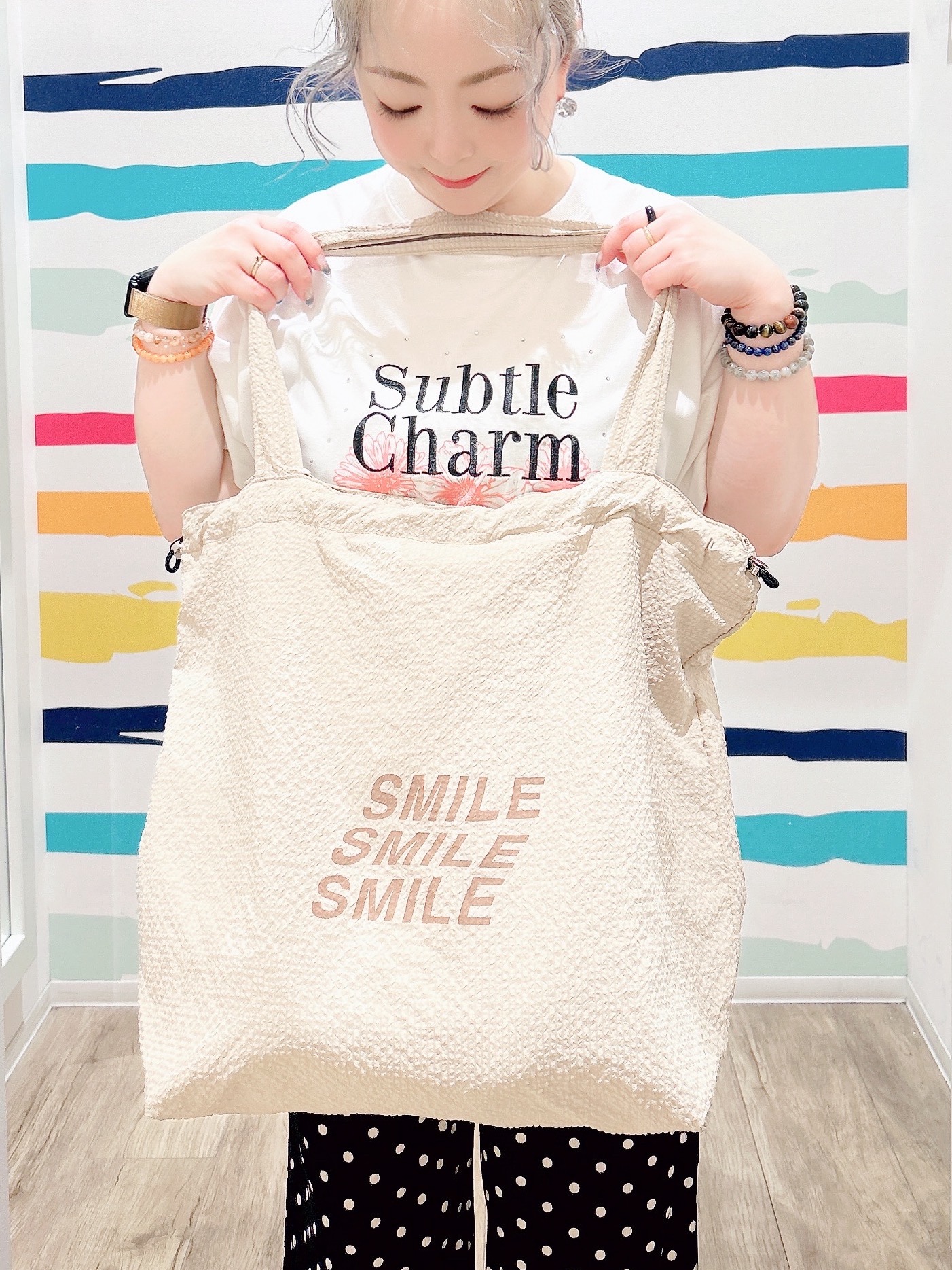 Peeさんの「SHOO･LA･RUE｜【洗濯機可/S-LL】配色シフォン襟でサマ見え 上品シアーカーディガン」を使ったコーディネート