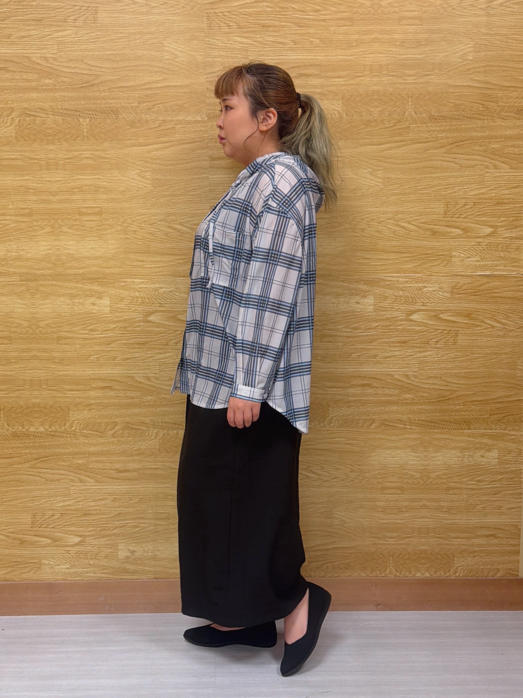 ぁむさんの「SHOO･LA･RUE｜【洗濯機可/体型カバー】程よい透け感の ゆるシア―シャツパーカ」を使ったコーディネート
