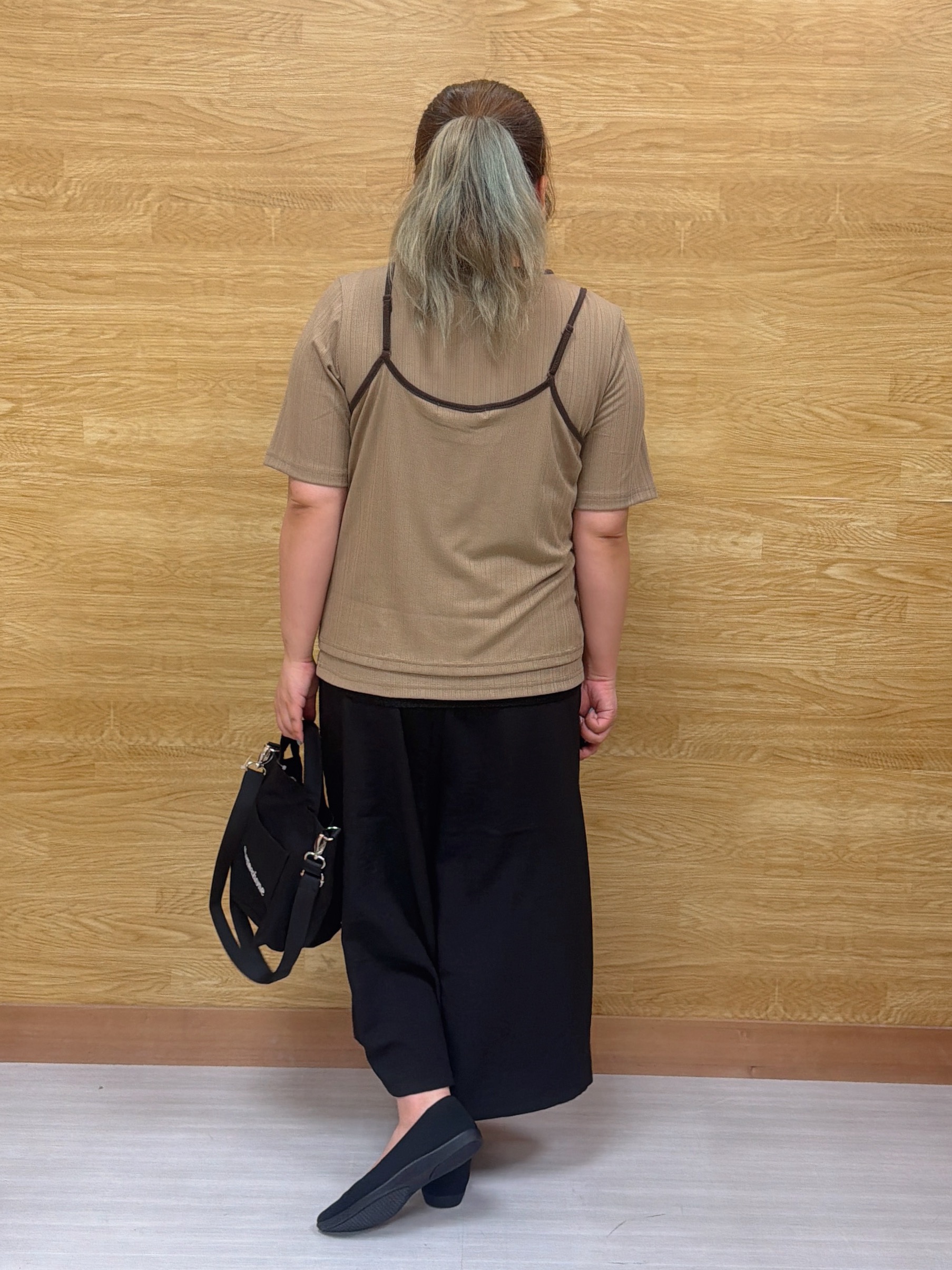 ぁむさんの「SHOO･LA･RUE｜【2点セット】ランダムテレコで細見え  配色使いTシャツ+キャミソール」を使ったコーディネート