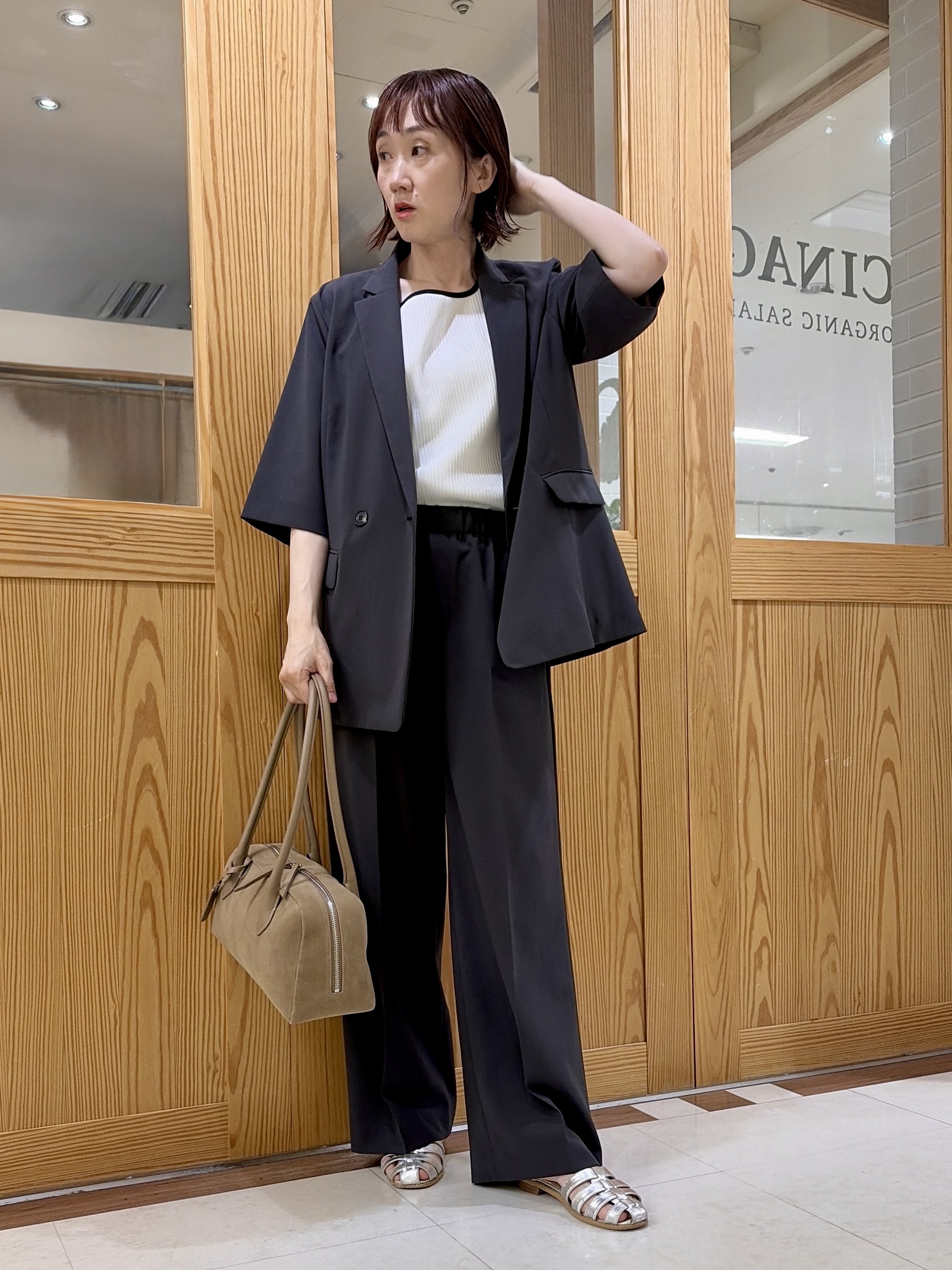 ゆうさんの「UNTITLED｜【残暑も快適/セットアップ可/接触冷感】エアリークールブラウス」を使ったコーディネート