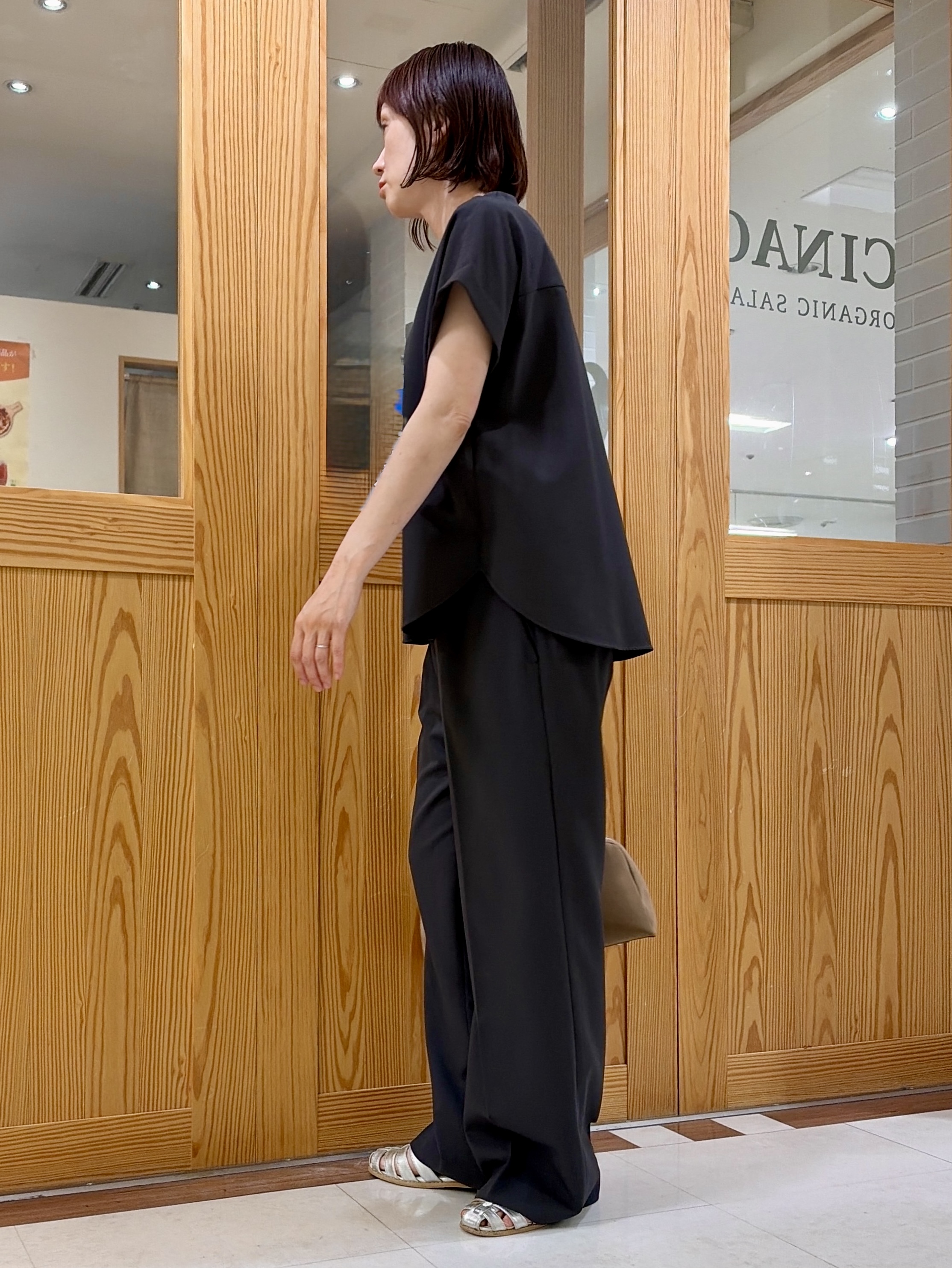 ゆうさんの「UNTITLED｜【残暑も快適/セットアップ可/接触冷感】エアリークールブラウス」を使ったコーディネート