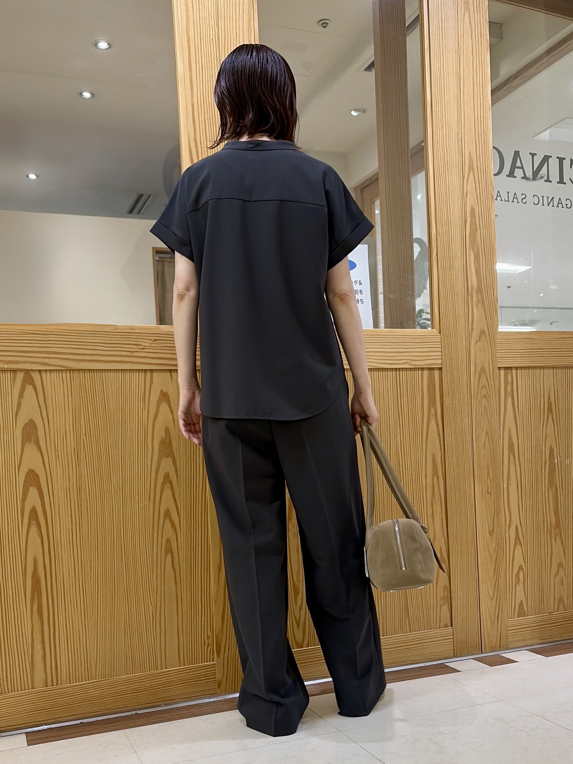 ゆうさんの「UNTITLED｜【秋羽織り/セットアップ可/UVカット】エアリークールドロストシャツ」を使ったコーディネート