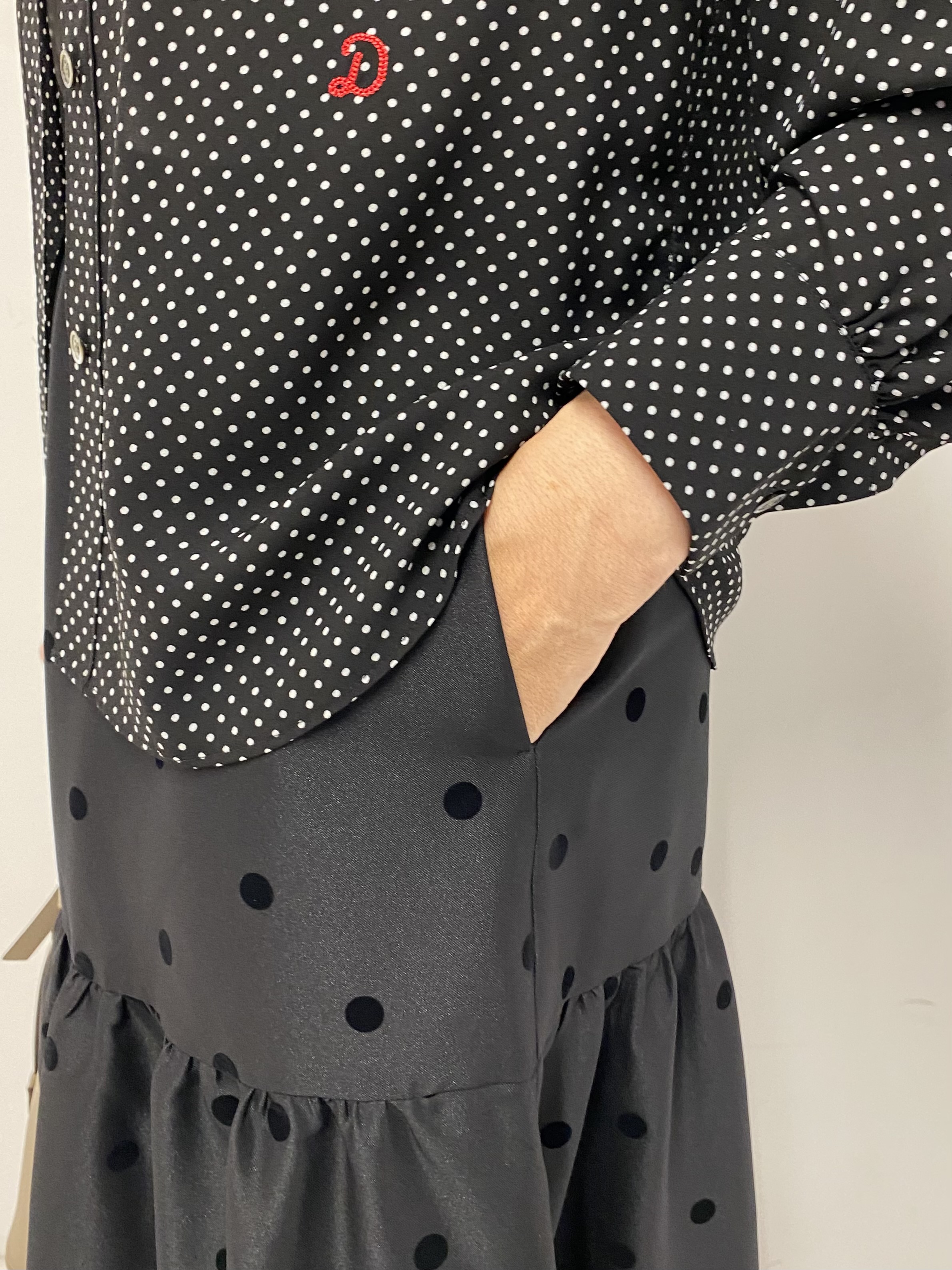 Sawaguchiさんの「DRESSTERIOR｜ドット スタンドフリルネック ブラウス」を使ったコーディネート