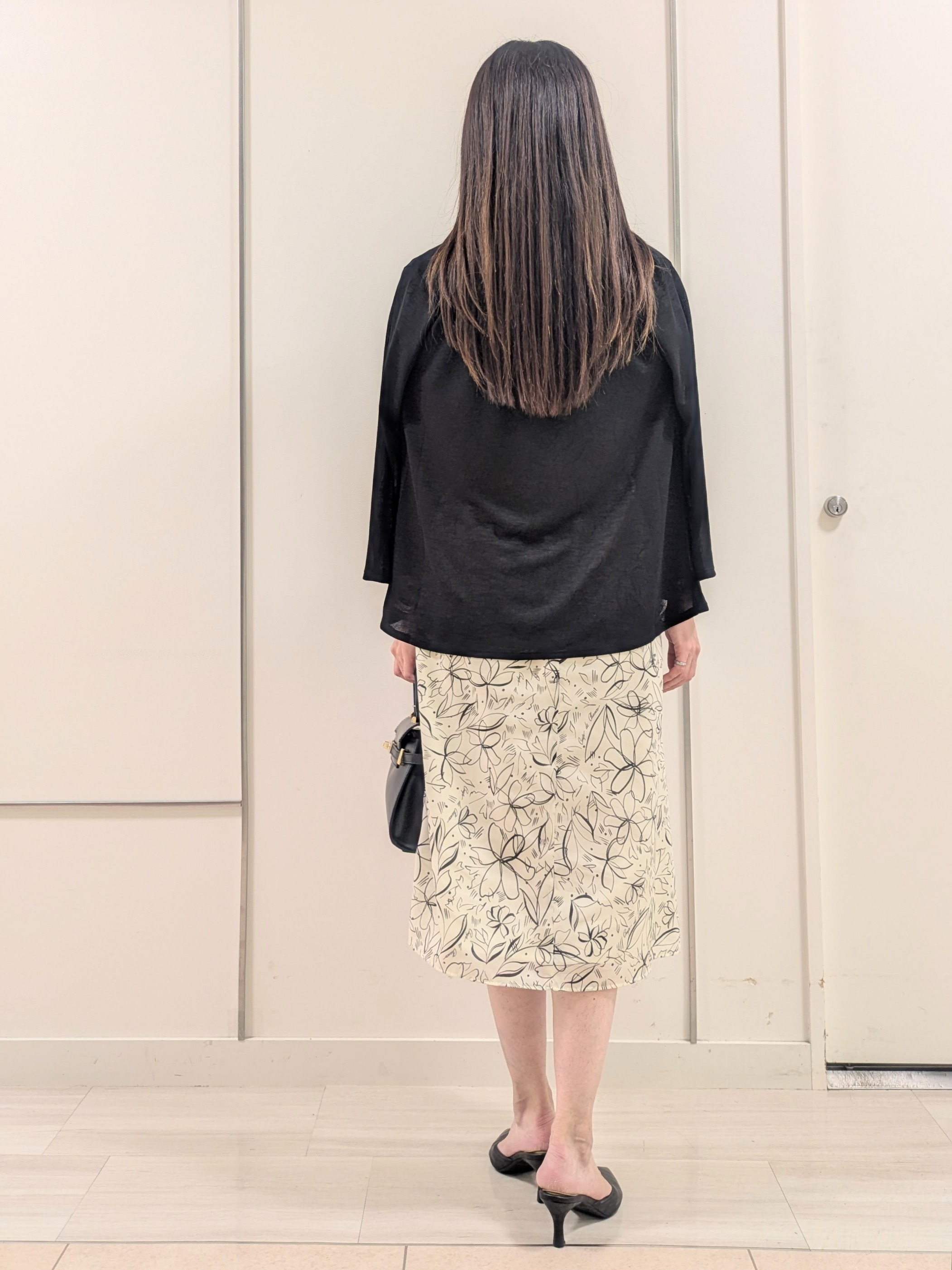mikiさんの「COUP DE CHANCE｜【手洗い可／日本製】フラワーリボンブラウス」を使ったコーディネート