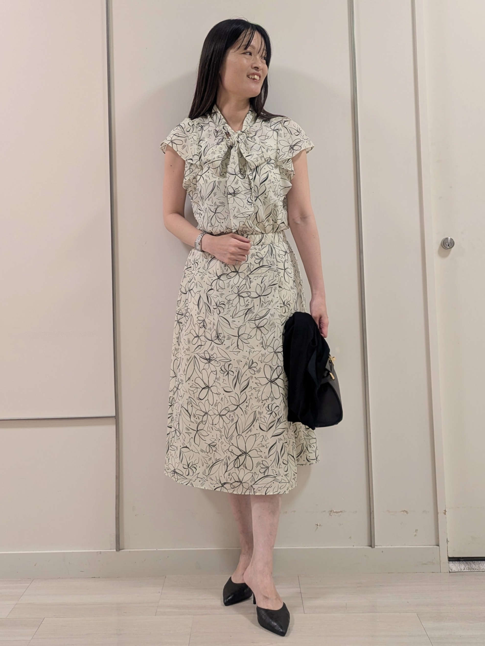 mikiさんの「COUP DE CHANCE｜【手洗い可／日本製】フラワーリボンブラウス」を使ったコーディネート