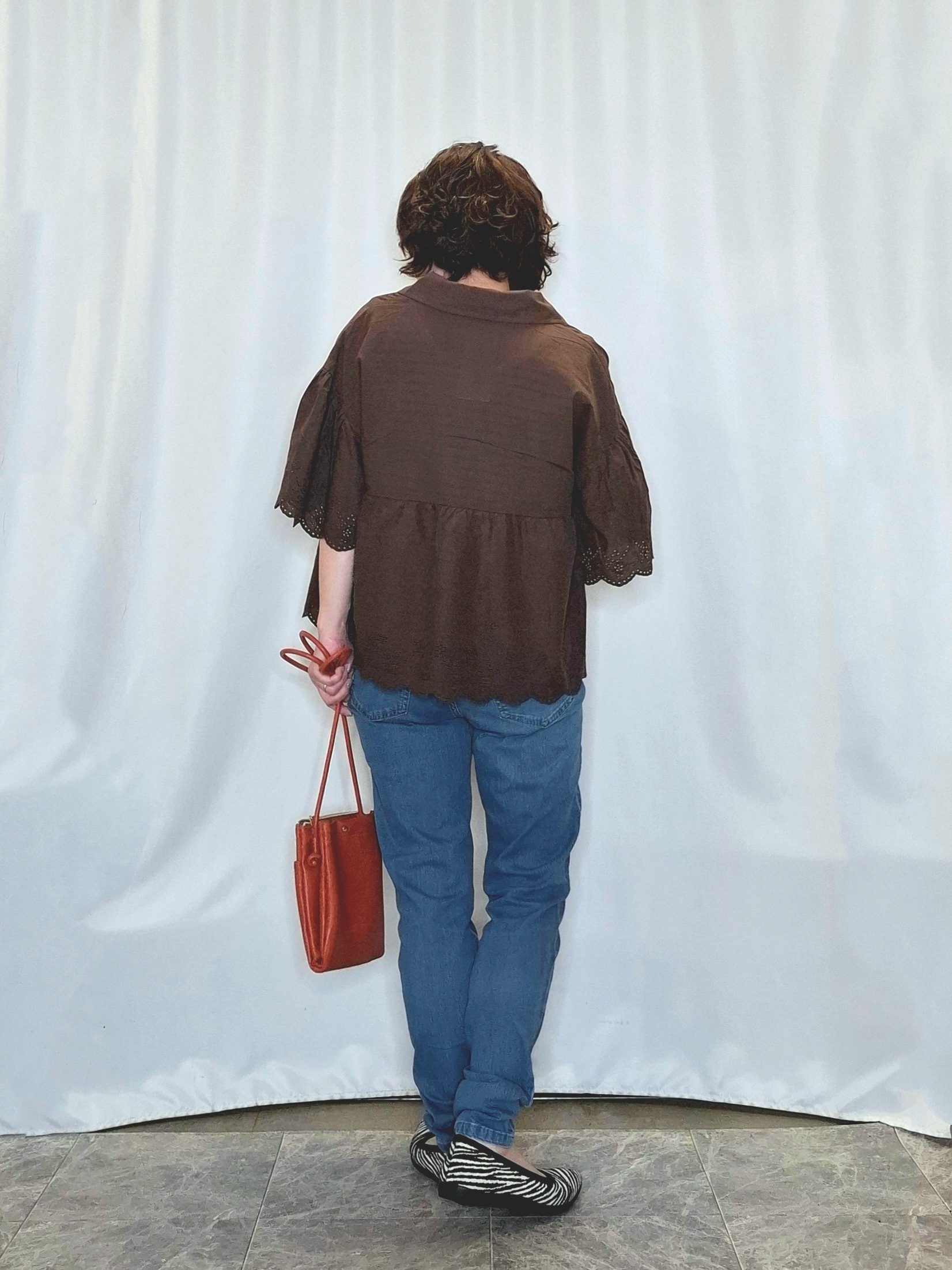 ぬーさんの「SHOO･LA･RUE｜【洗濯機可/綿100％/体型カバー】刺繍レースがこなれ見え 二の腕が隠せる ペプラムブラウス」を使ったコーディネート